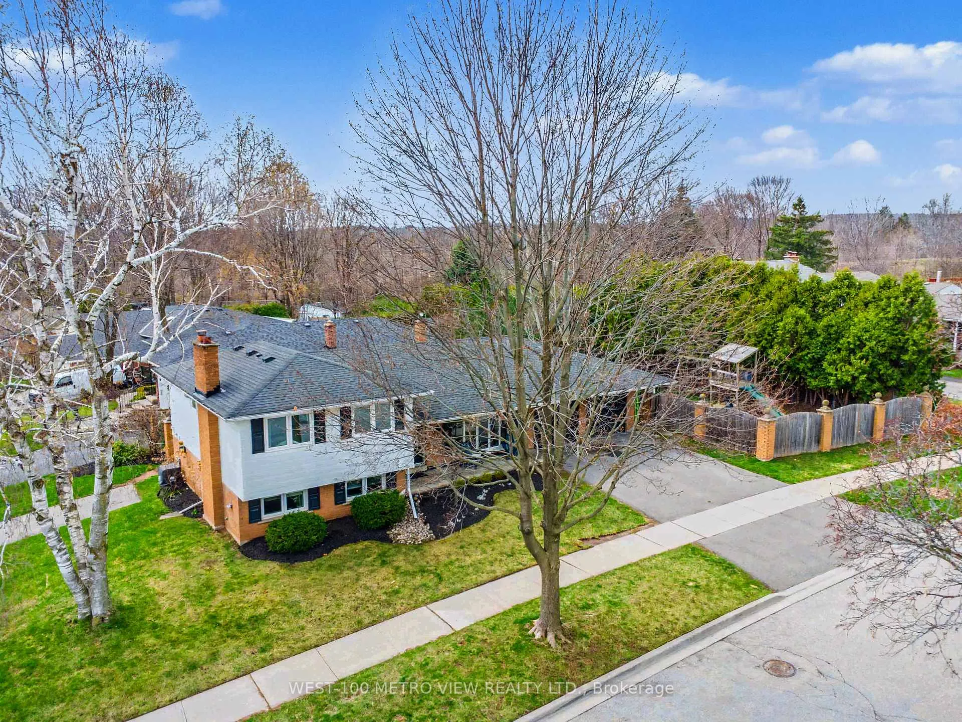 Photo 30 of 2144 Sandringham Drive, Burlington, Brant Hills — HOMEH