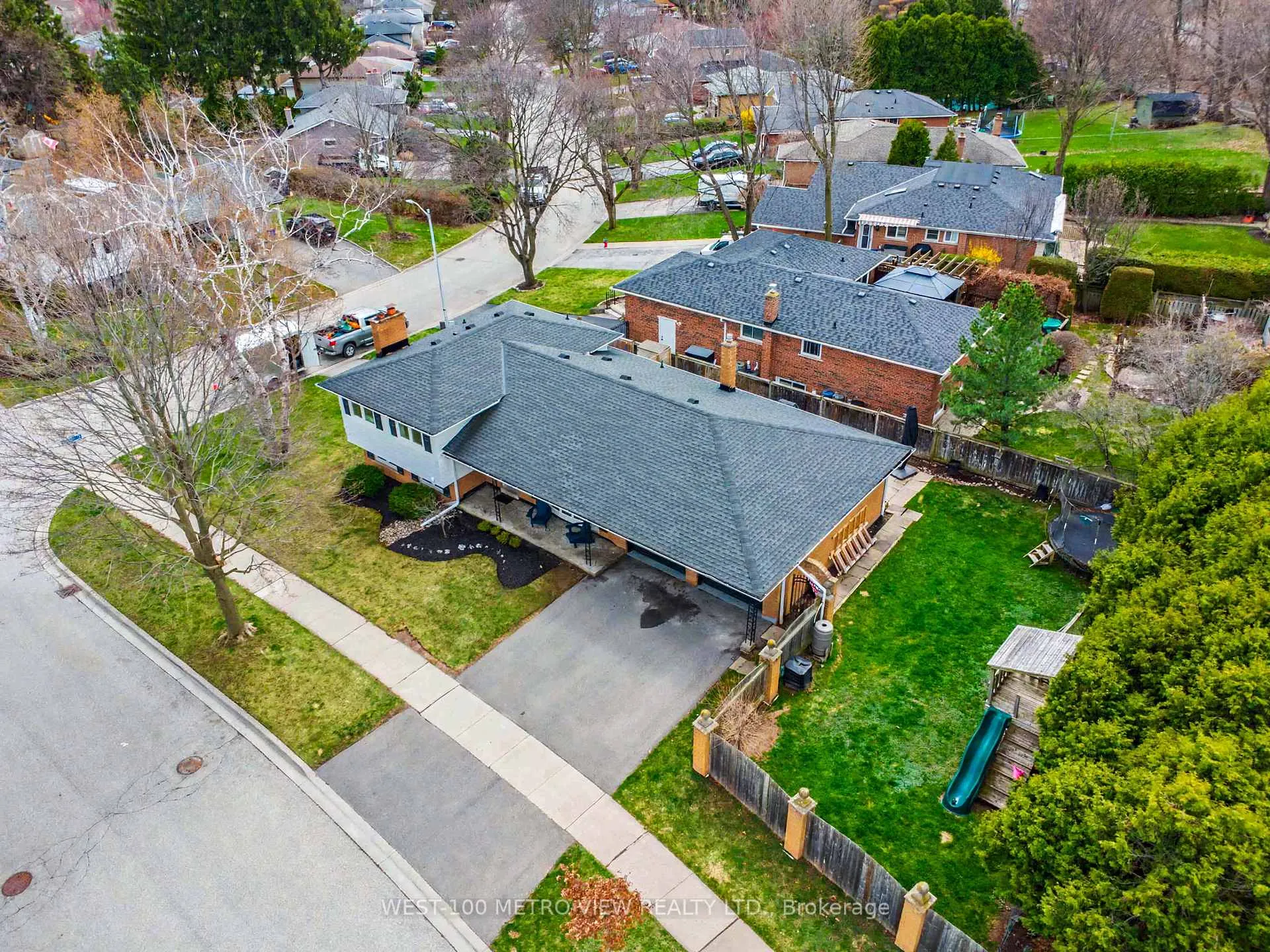 Photo 31 of 2144 Sandringham Drive, Burlington, Brant Hills — HOMEH