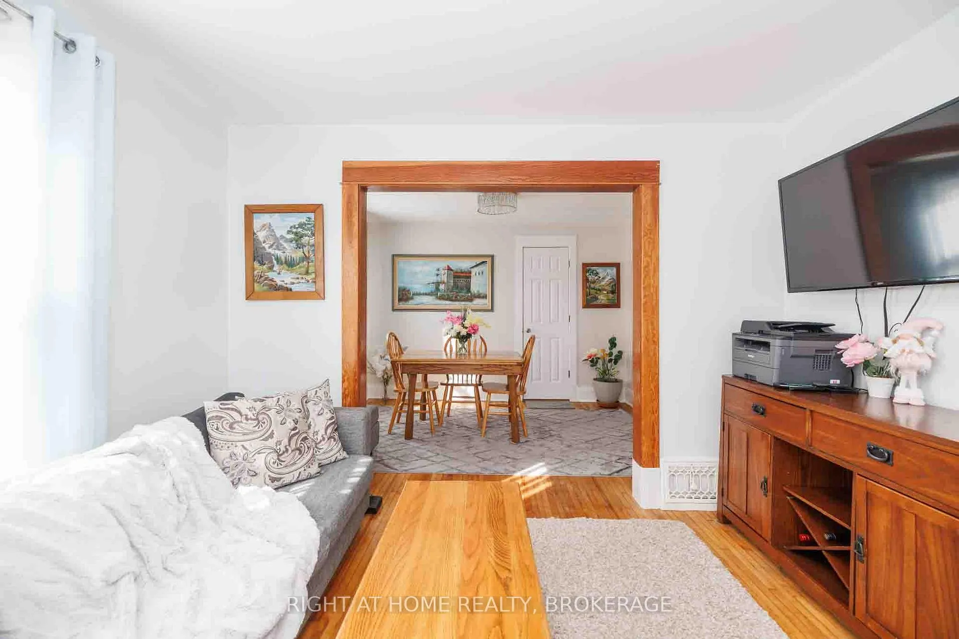 Photo 8 of 4367 Homewood Avenue, Niagara Falls, Downtown — HOMEH