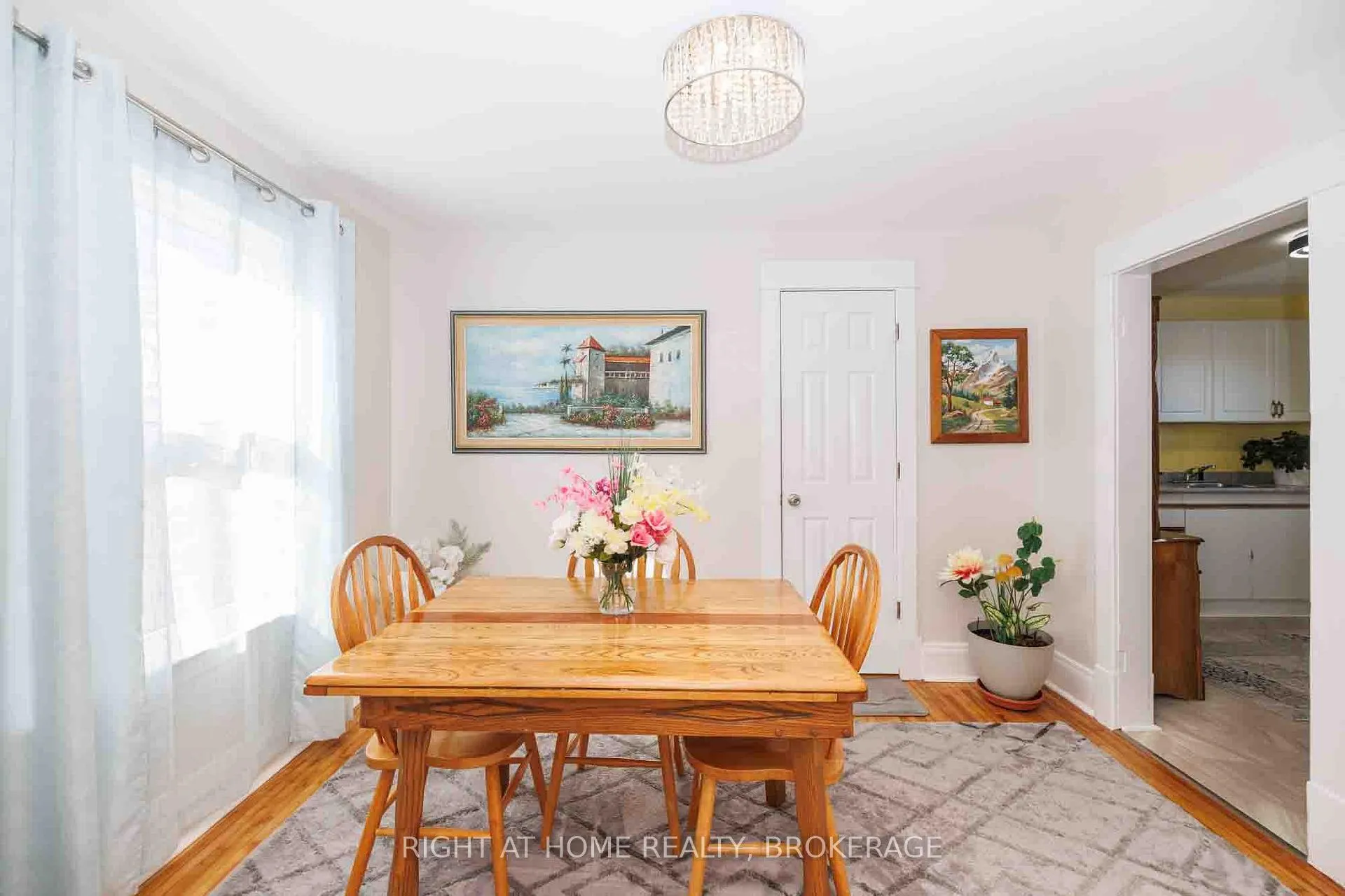 Photo 13 of 4367 Homewood Avenue, Niagara Falls, Downtown — HOMEH