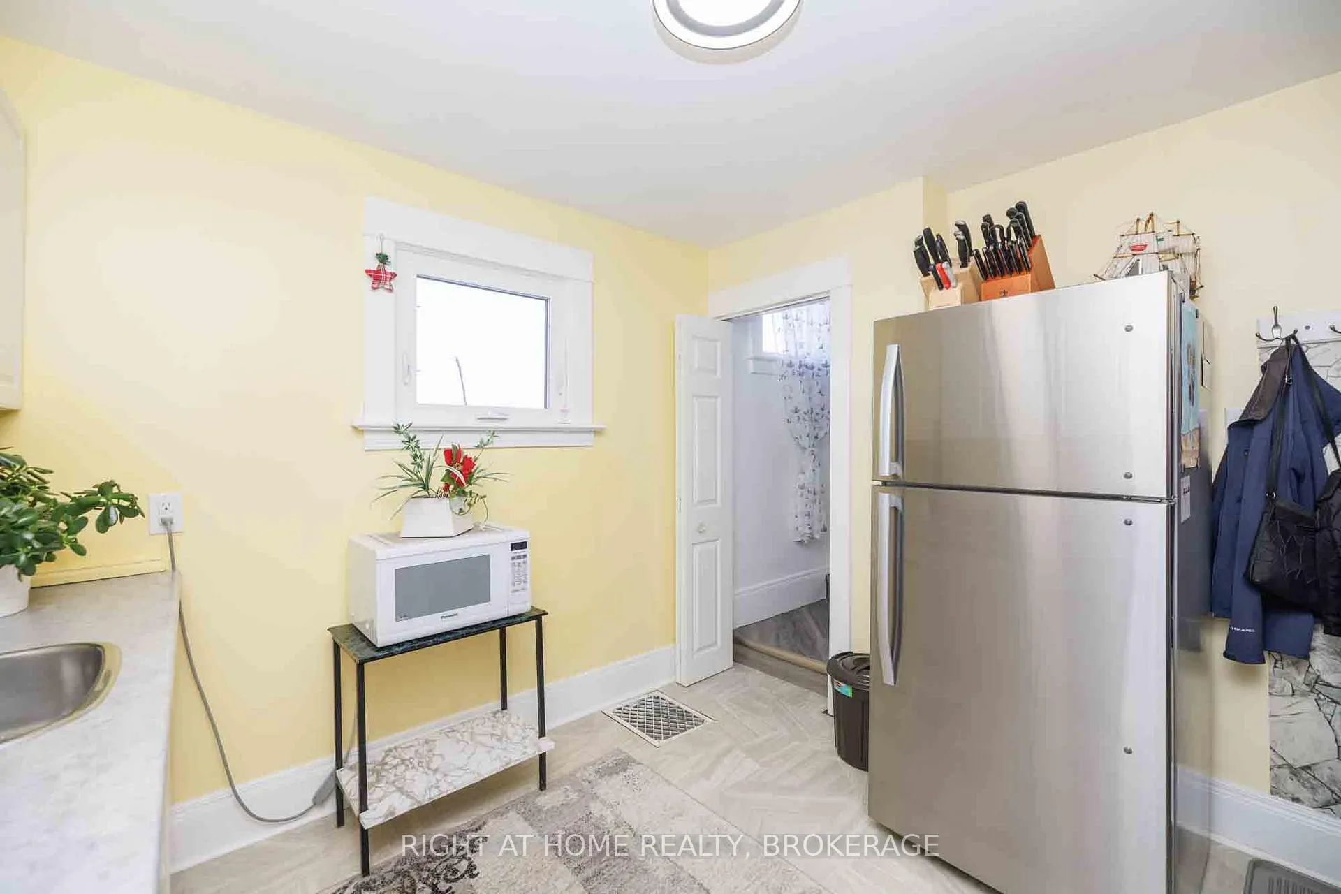 Photo 20 of 4367 Homewood Avenue, Niagara Falls, Downtown — HOMEH