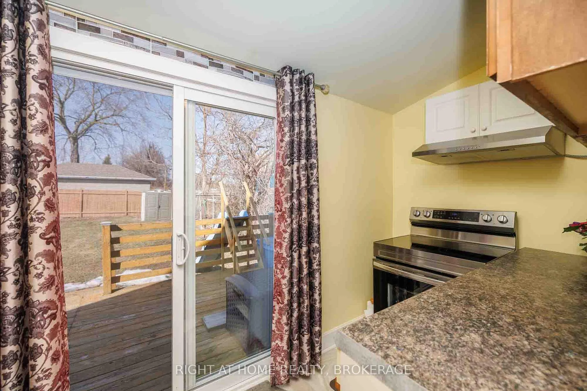 Photo 21 of 4367 Homewood Avenue, Niagara Falls, Downtown — HOMEH