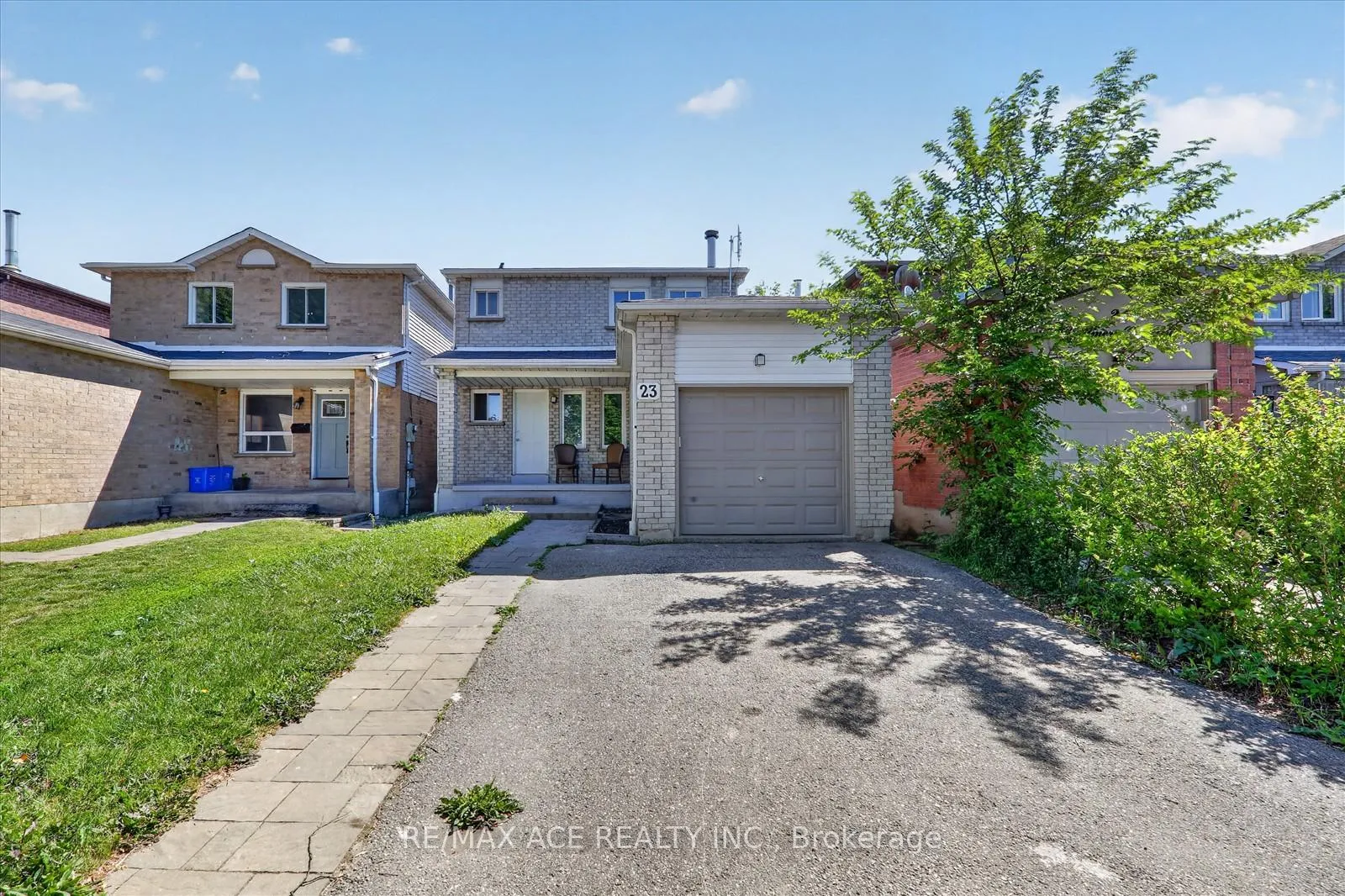 Photo 2 of 23 Chalmers Crescent, Ajax, Central — HOMEH