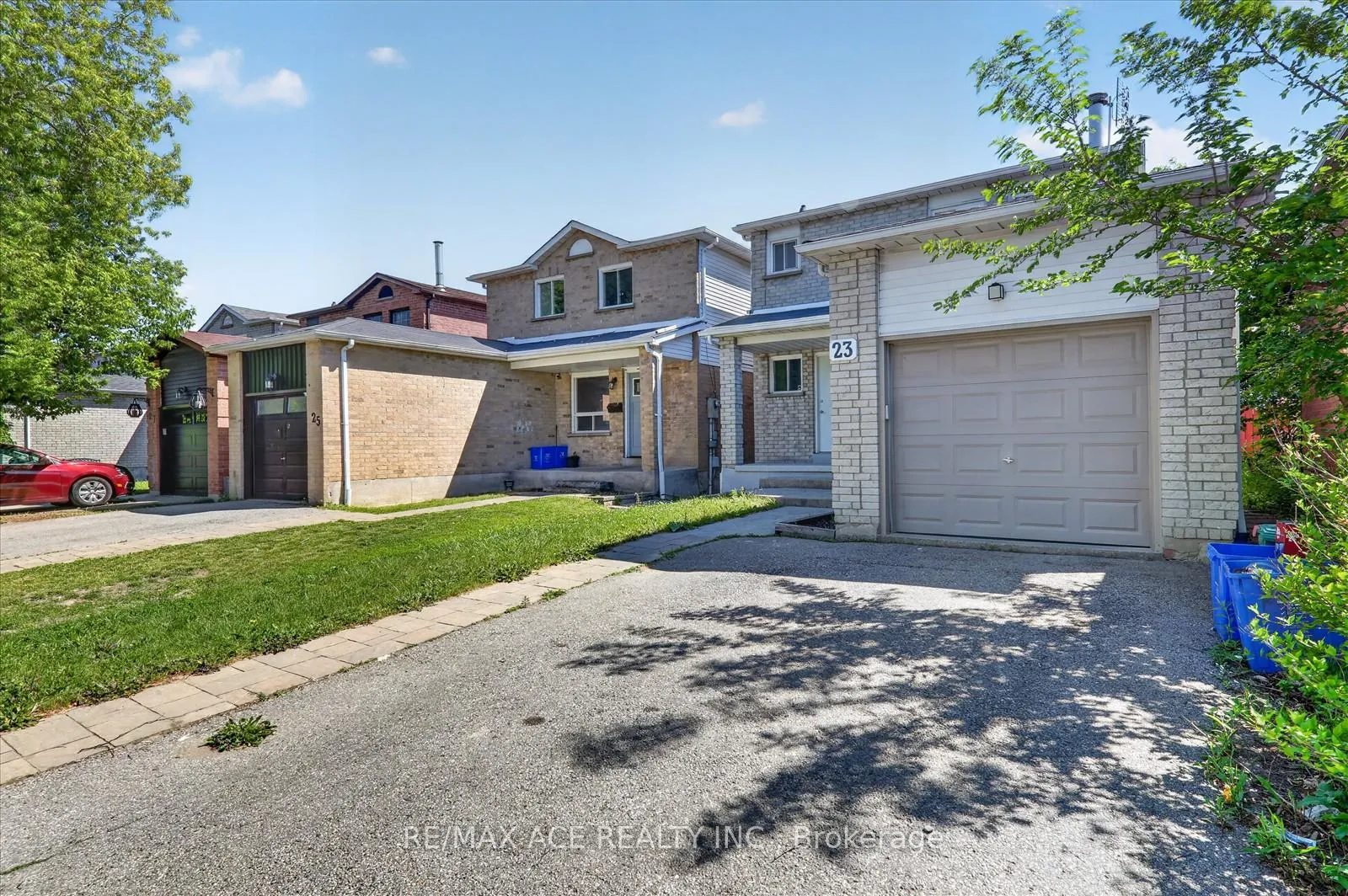 Photo 3 of 23 Chalmers Crescent, Ajax, Central — HOMEH