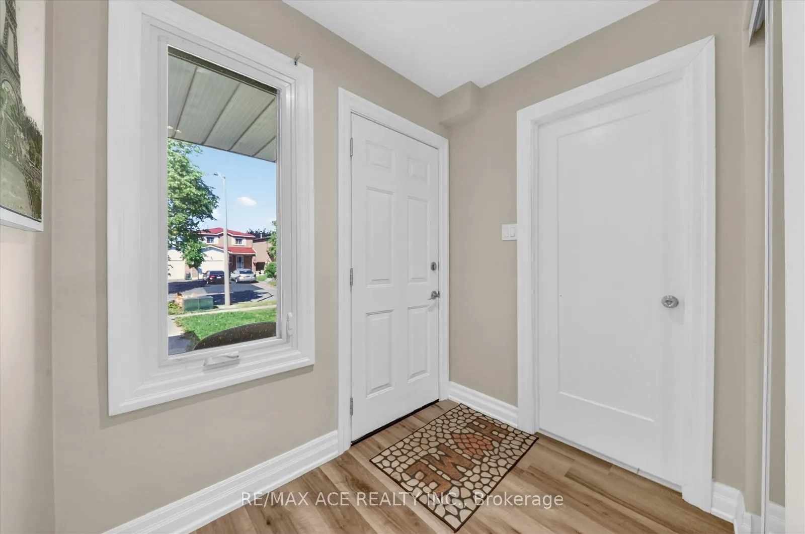Photo 6 of 23 Chalmers Crescent, Ajax, Central — HOMEH