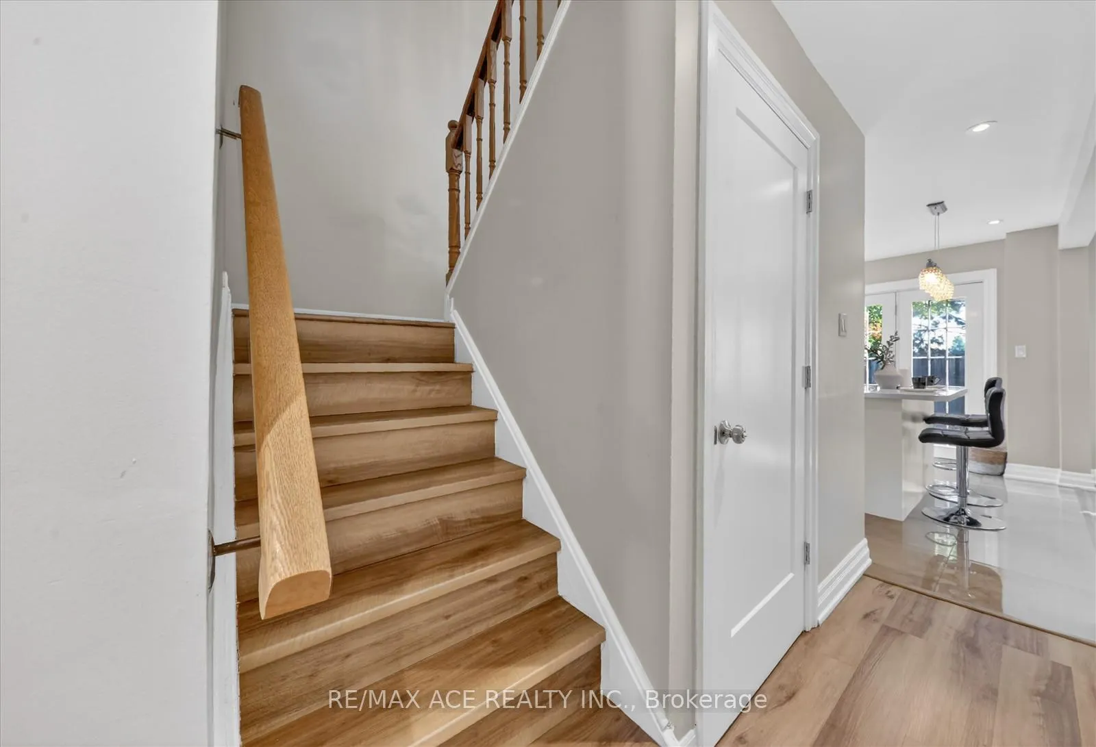 Photo 9 of 23 Chalmers Crescent, Ajax, Central — HOMEH