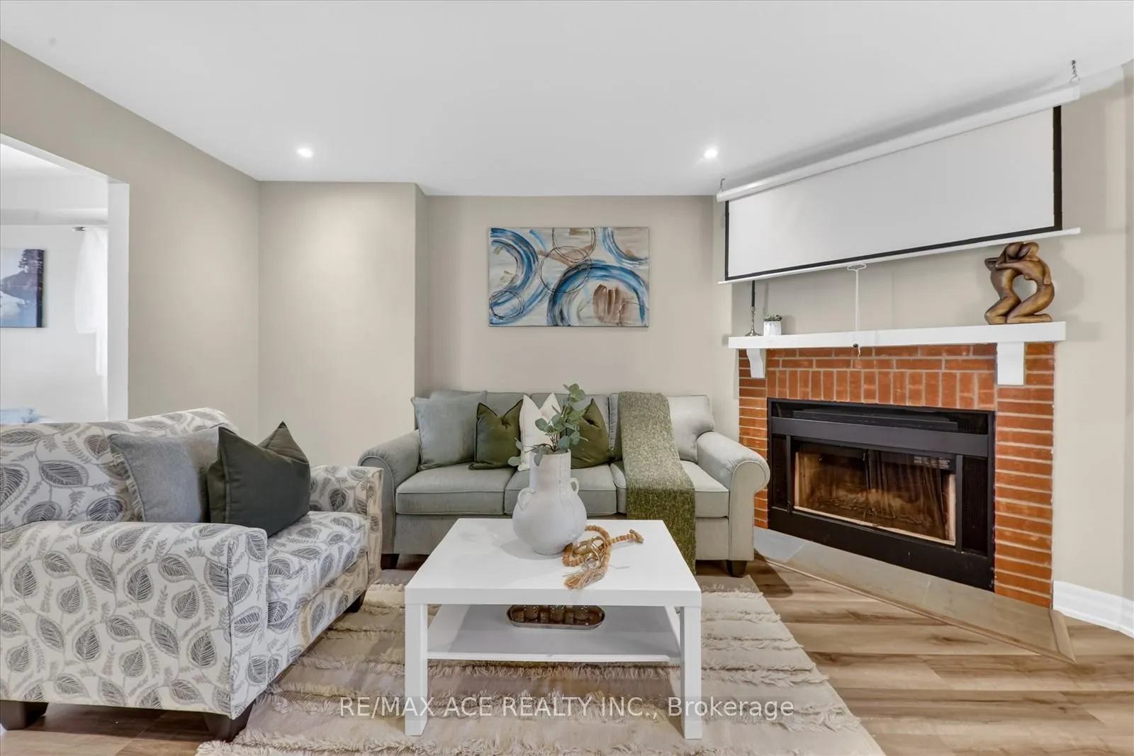 Photo 11 of 23 Chalmers Crescent, Ajax, Central — HOMEH