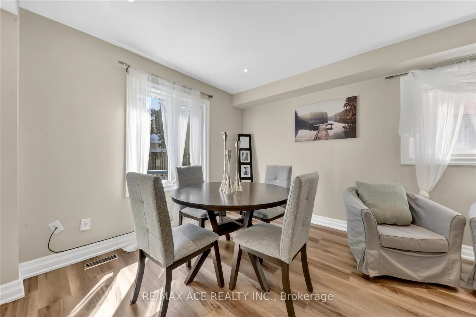 Photo 16 of 23 Chalmers Crescent, Ajax, Central — HOMEH