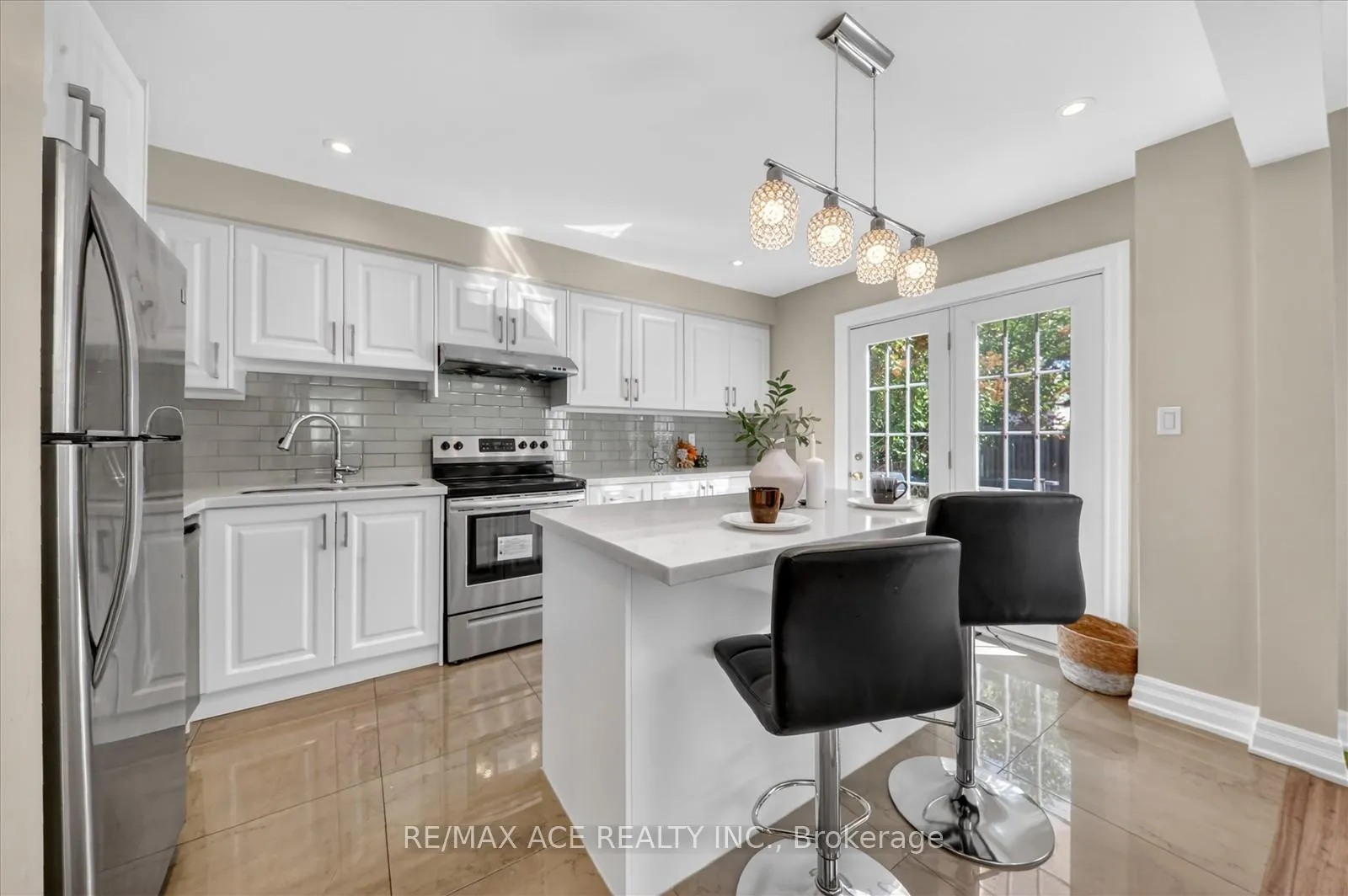 Photo 18 of 23 Chalmers Crescent, Ajax, Central — HOMEH