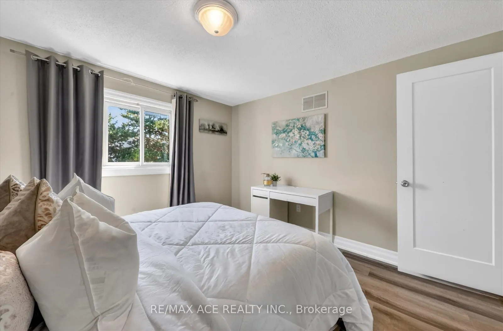Photo 20 of 23 Chalmers Crescent, Ajax, Central — HOMEH