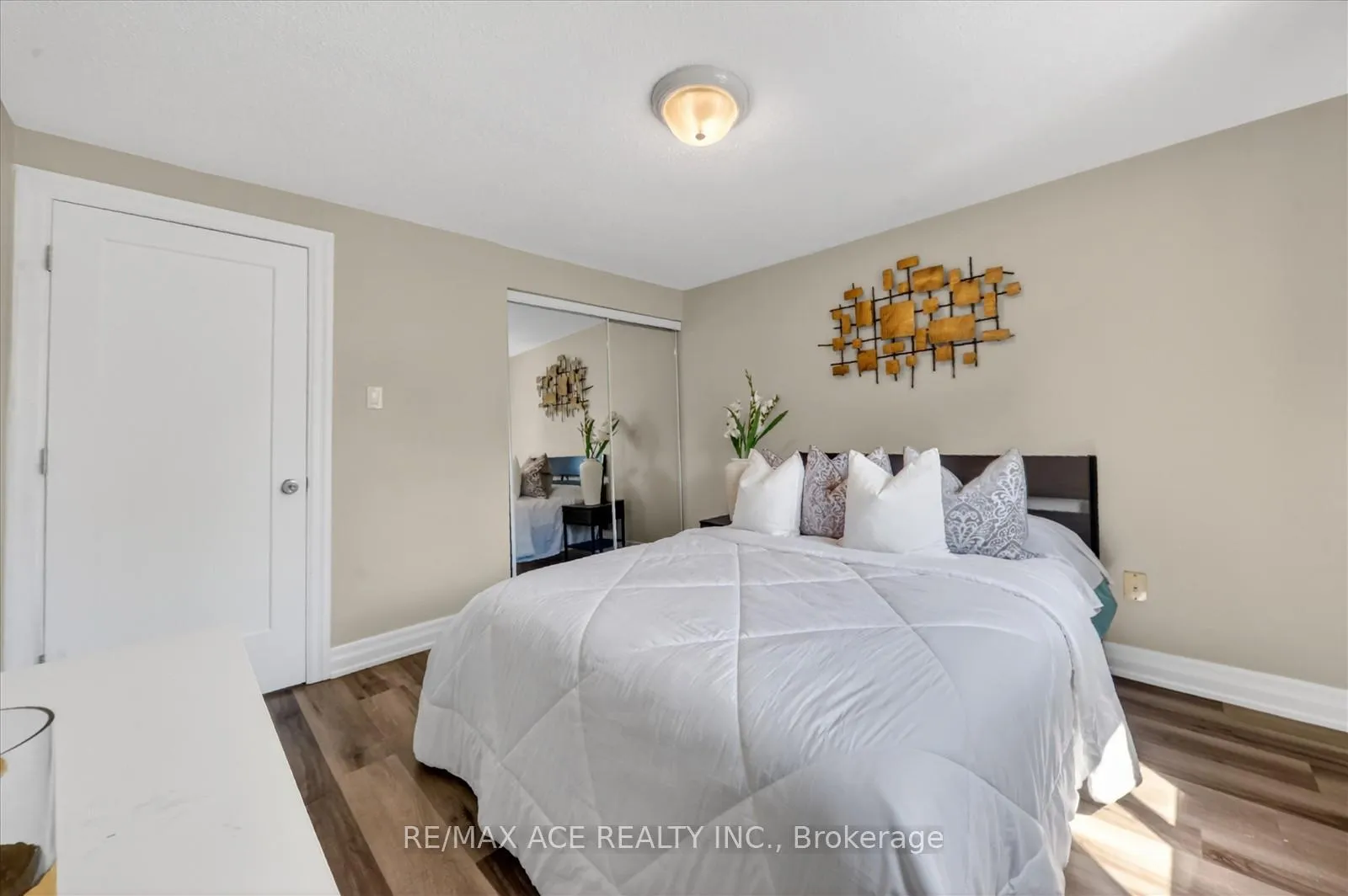 Photo 21 of 23 Chalmers Crescent, Ajax, Central — HOMEH