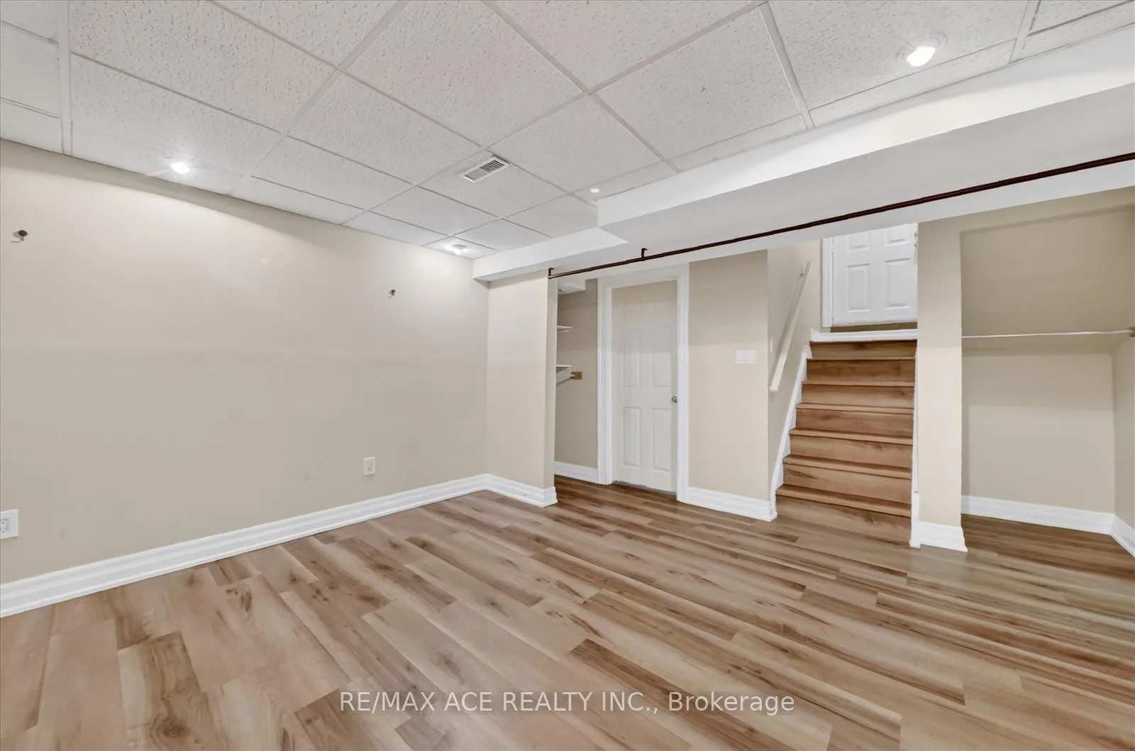 Photo 26 of 23 Chalmers Crescent, Ajax, Central — HOMEH