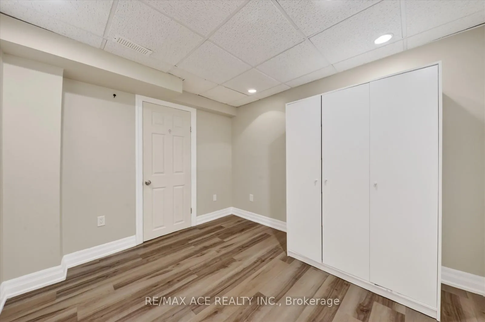Photo 28 of 23 Chalmers Crescent, Ajax, Central — HOMEH