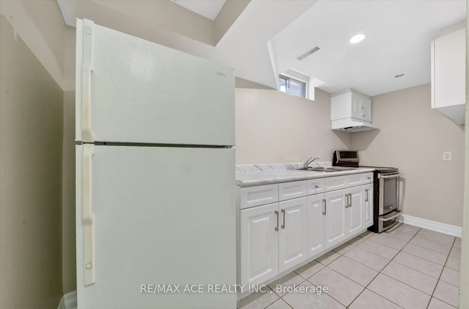 Photo 29 of 23 Chalmers Crescent, Ajax, Central — HOMEH