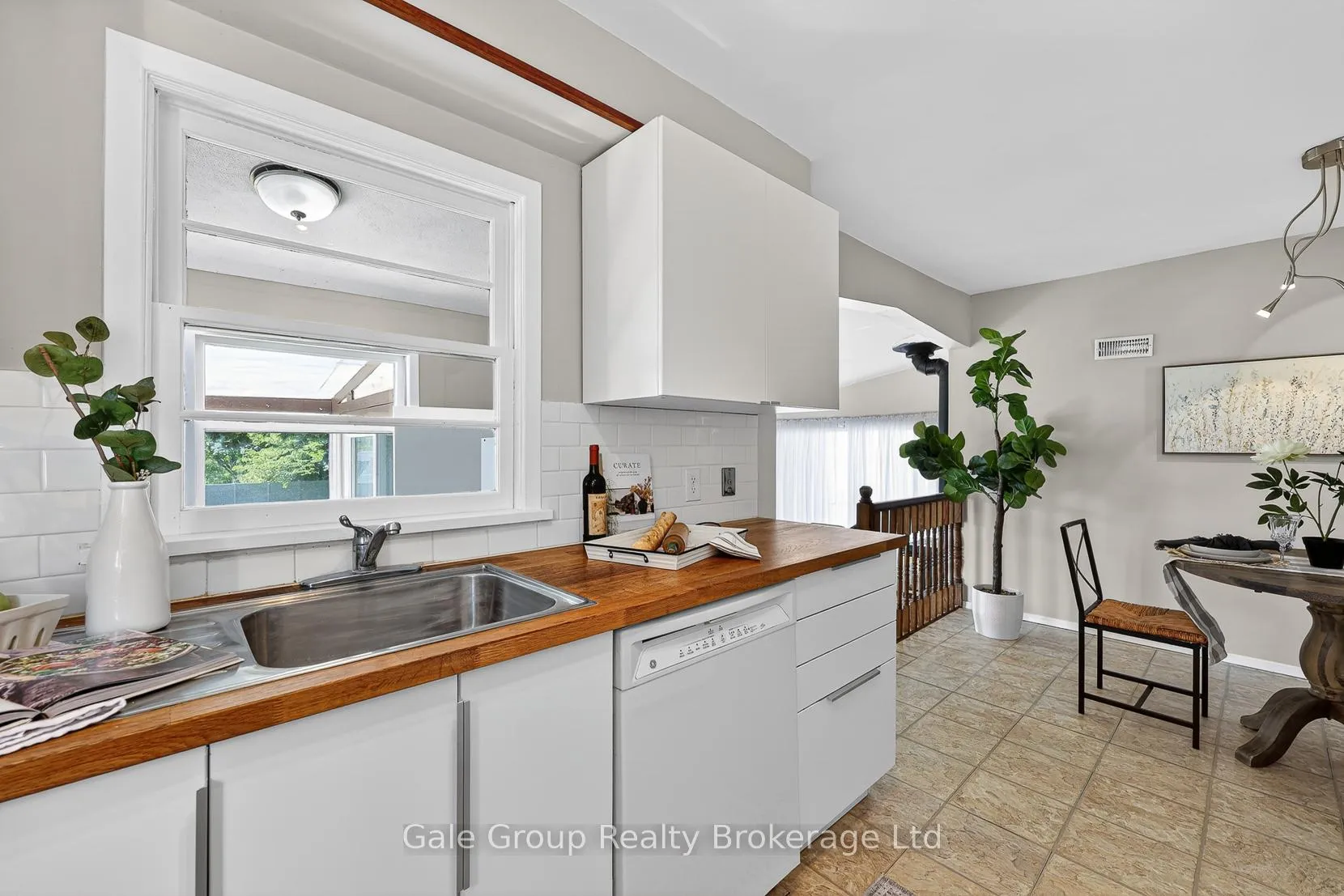 Photo 12 of 4021 Catherine Street E, Thames Centre, Dorchester — HOMEH