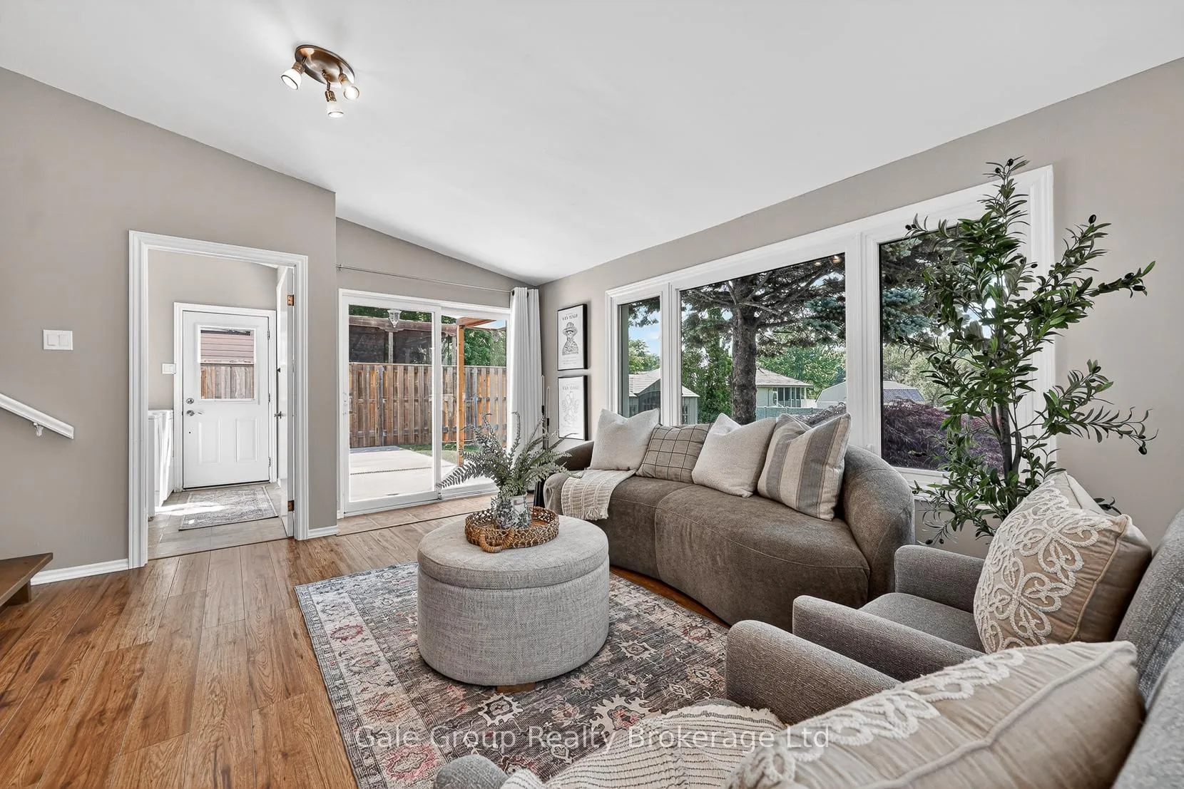 Photo 19 of 4021 Catherine Street E, Thames Centre, Dorchester — HOMEH