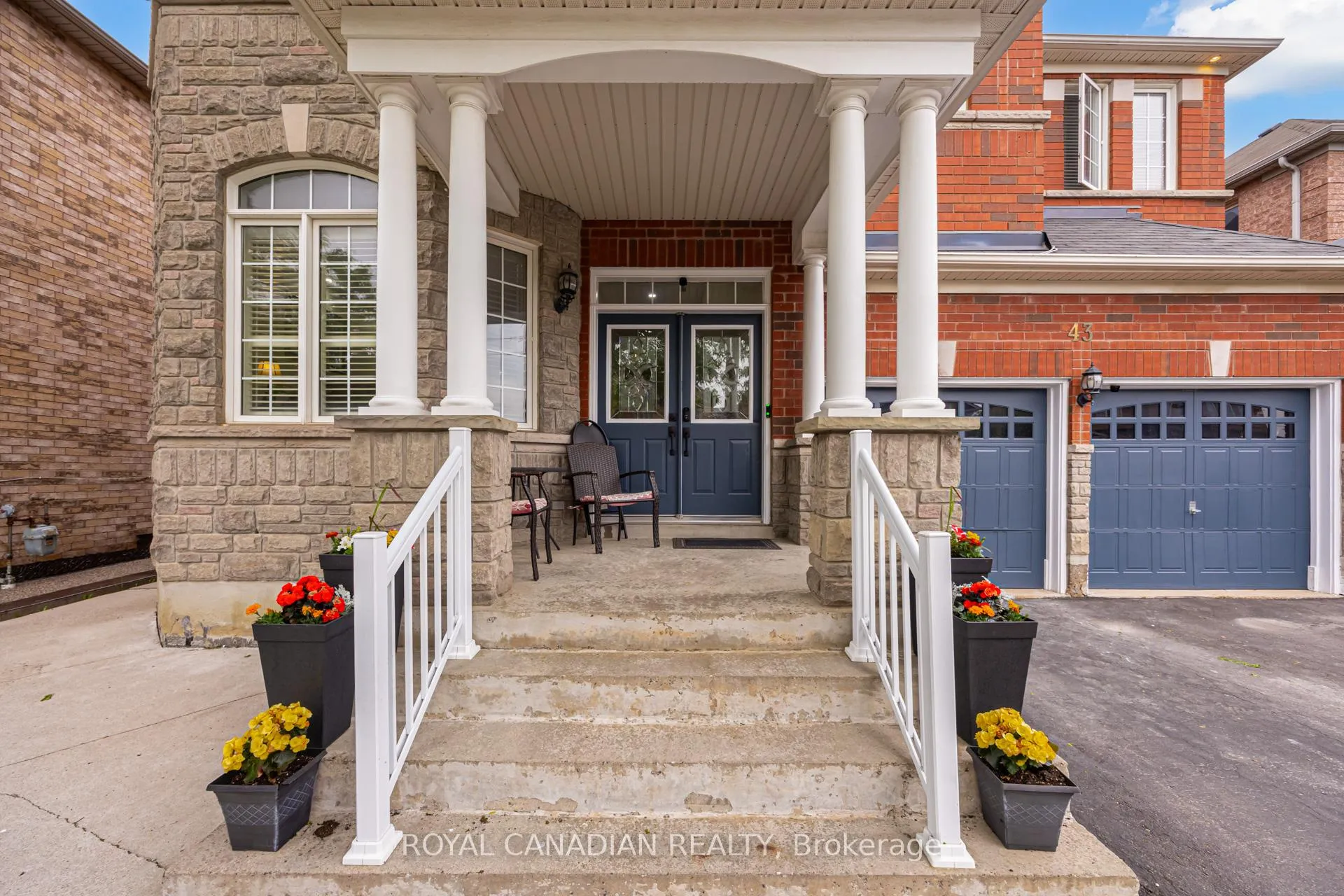 Photo 2 of 43 Bluffwood Crescent, Brampton, Bram East — HOMEH