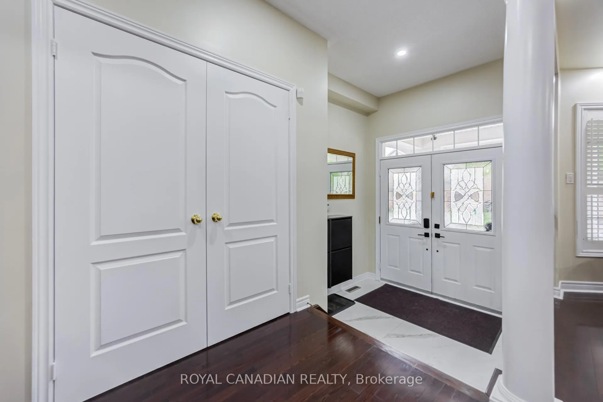 Photo 4 of 43 Bluffwood Crescent, Brampton, Bram East — HOMEH