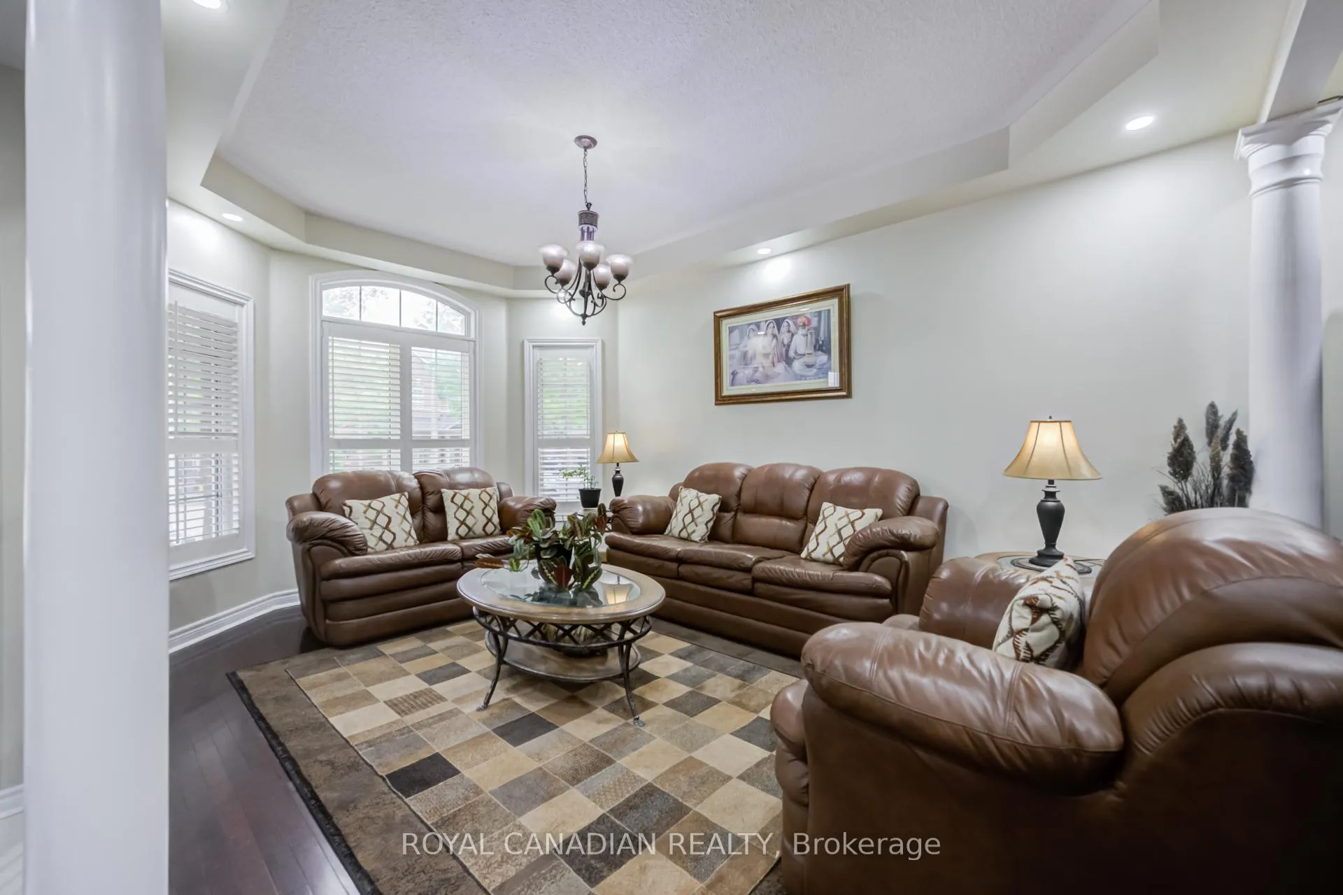 Photo 5 of 43 Bluffwood Crescent, Brampton, Bram East — HOMEH