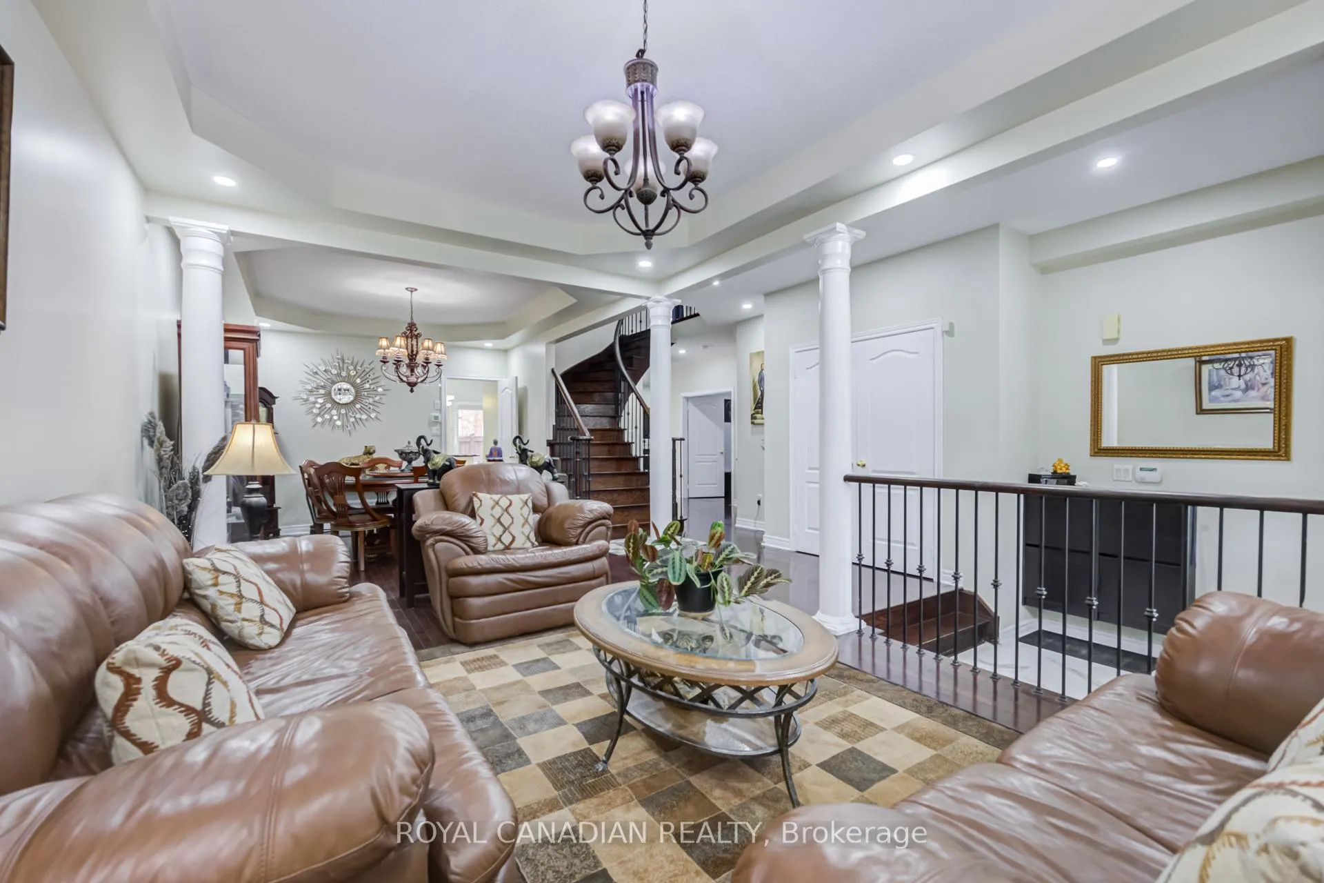 Photo 6 of 43 Bluffwood Crescent, Brampton, Bram East — HOMEH