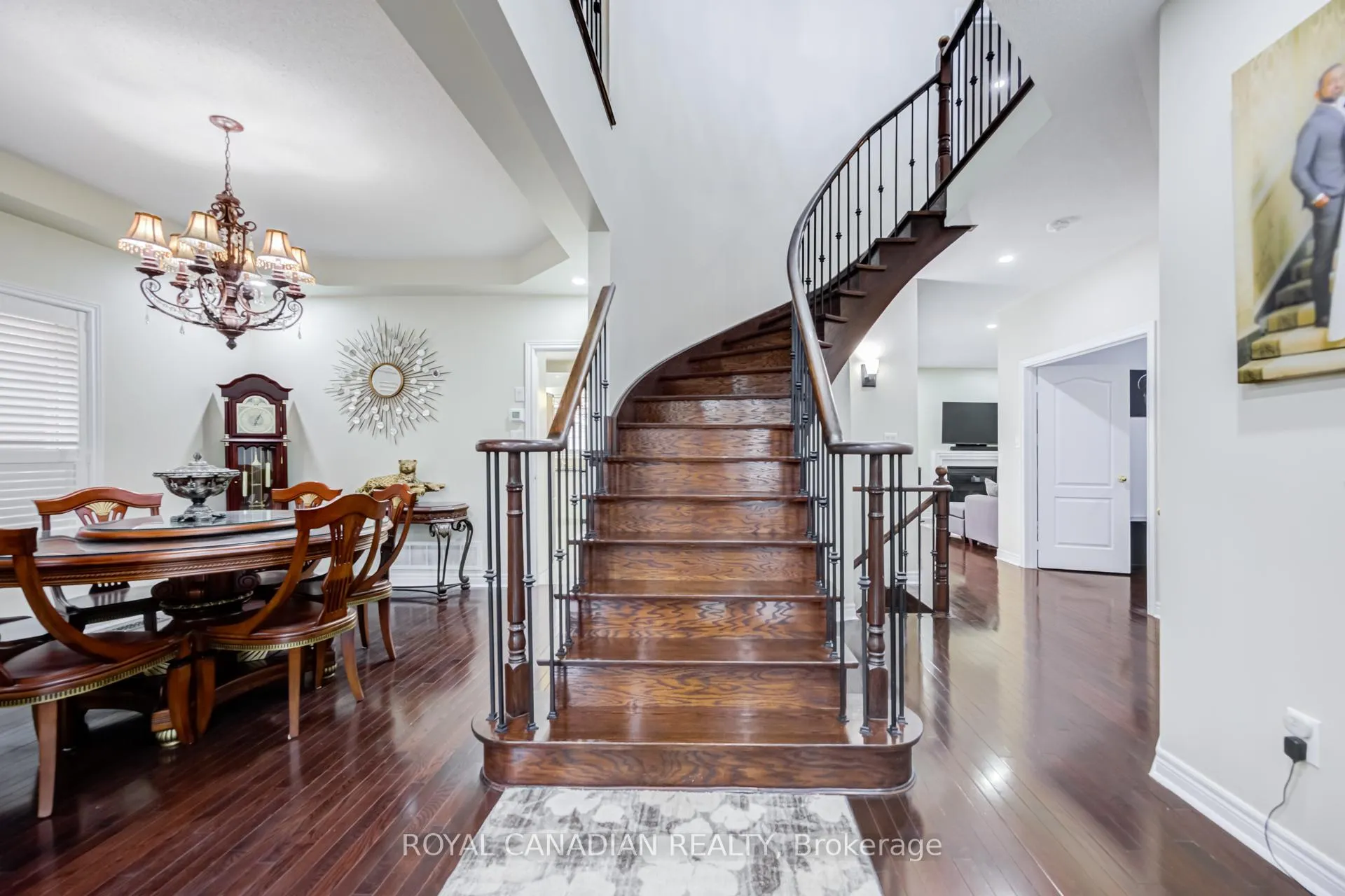 Photo 9 of 43 Bluffwood Crescent, Brampton, Bram East — HOMEH