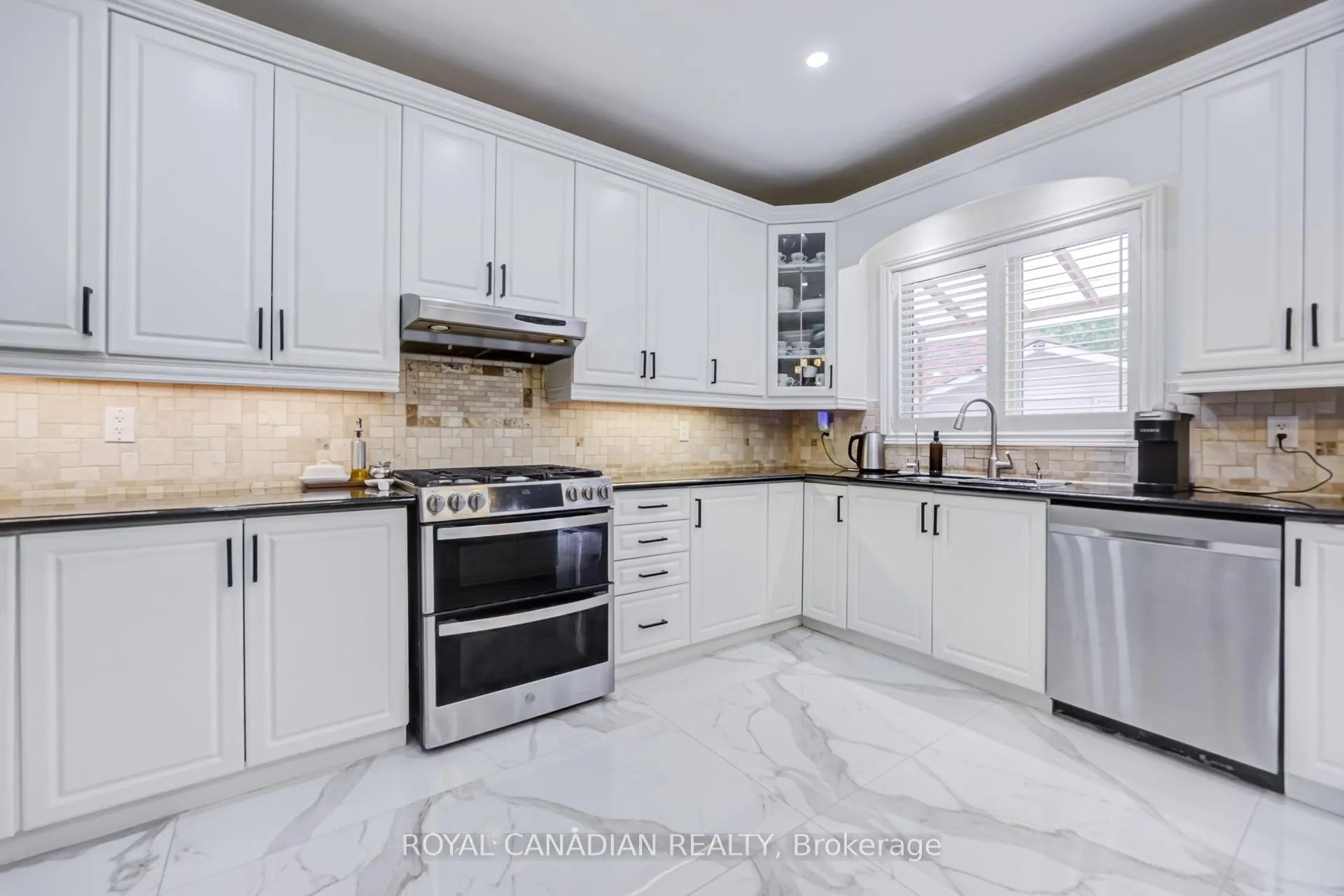Photo 15 of 43 Bluffwood Crescent, Brampton, Bram East — HOMEH
