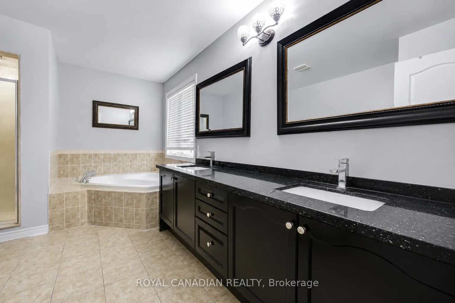 Photo 22 of 43 Bluffwood Crescent, Brampton, Bram East — HOMEH