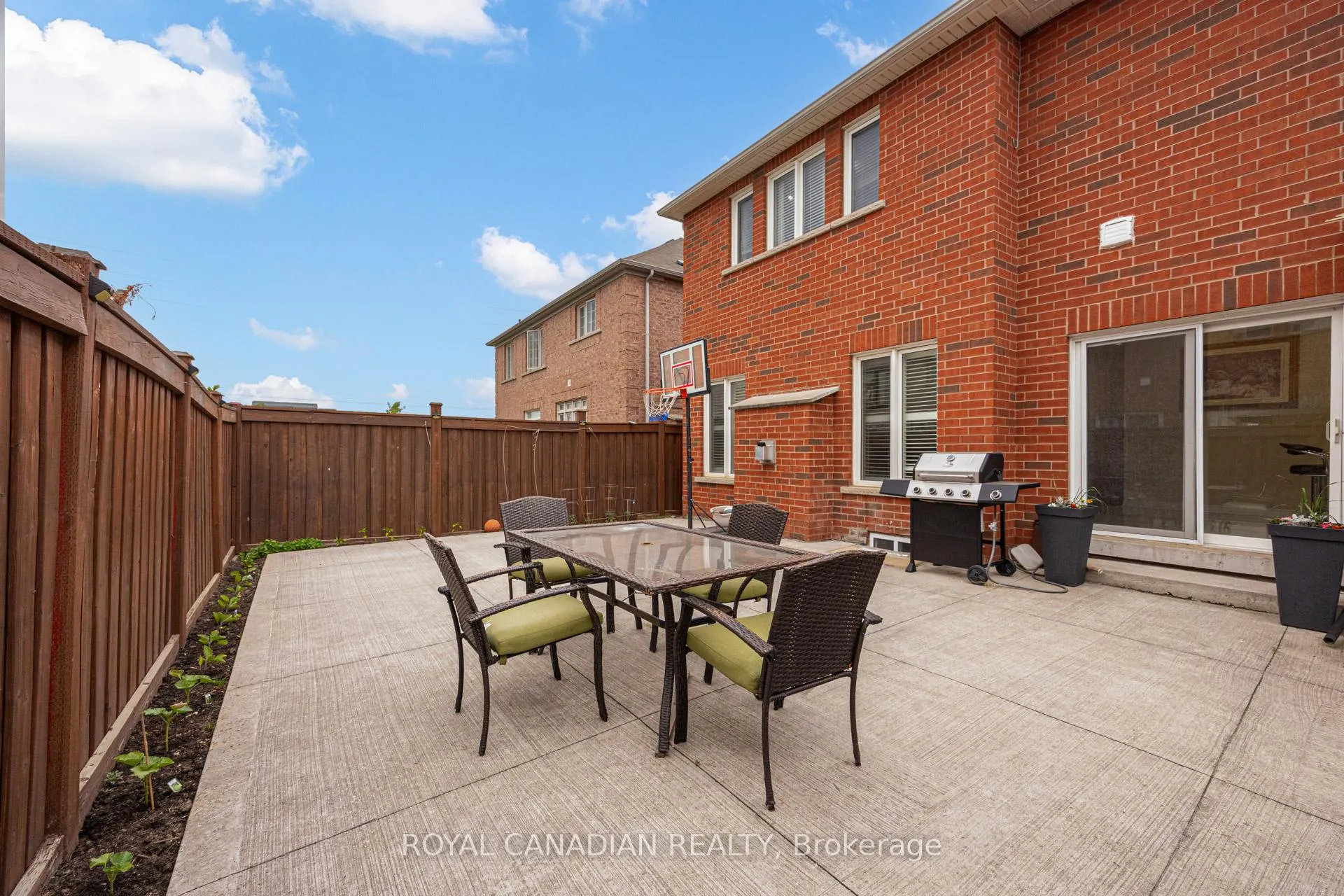 Photo 46 of 43 Bluffwood Crescent, Brampton, Bram East — HOMEH