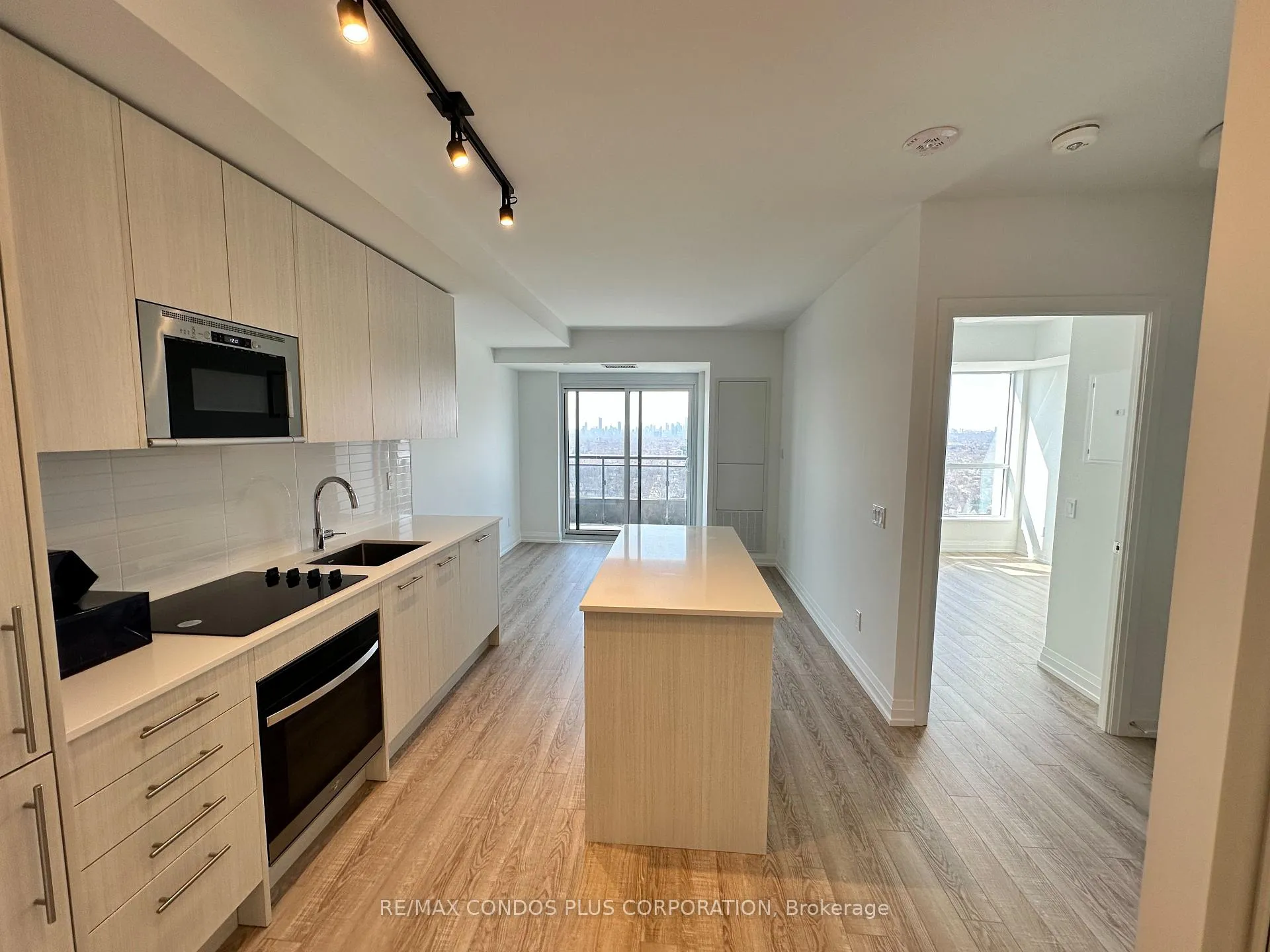 Photo 3 of Unit 2211, 286 Main Street, Toronto, East End-Danforth — HOMEH