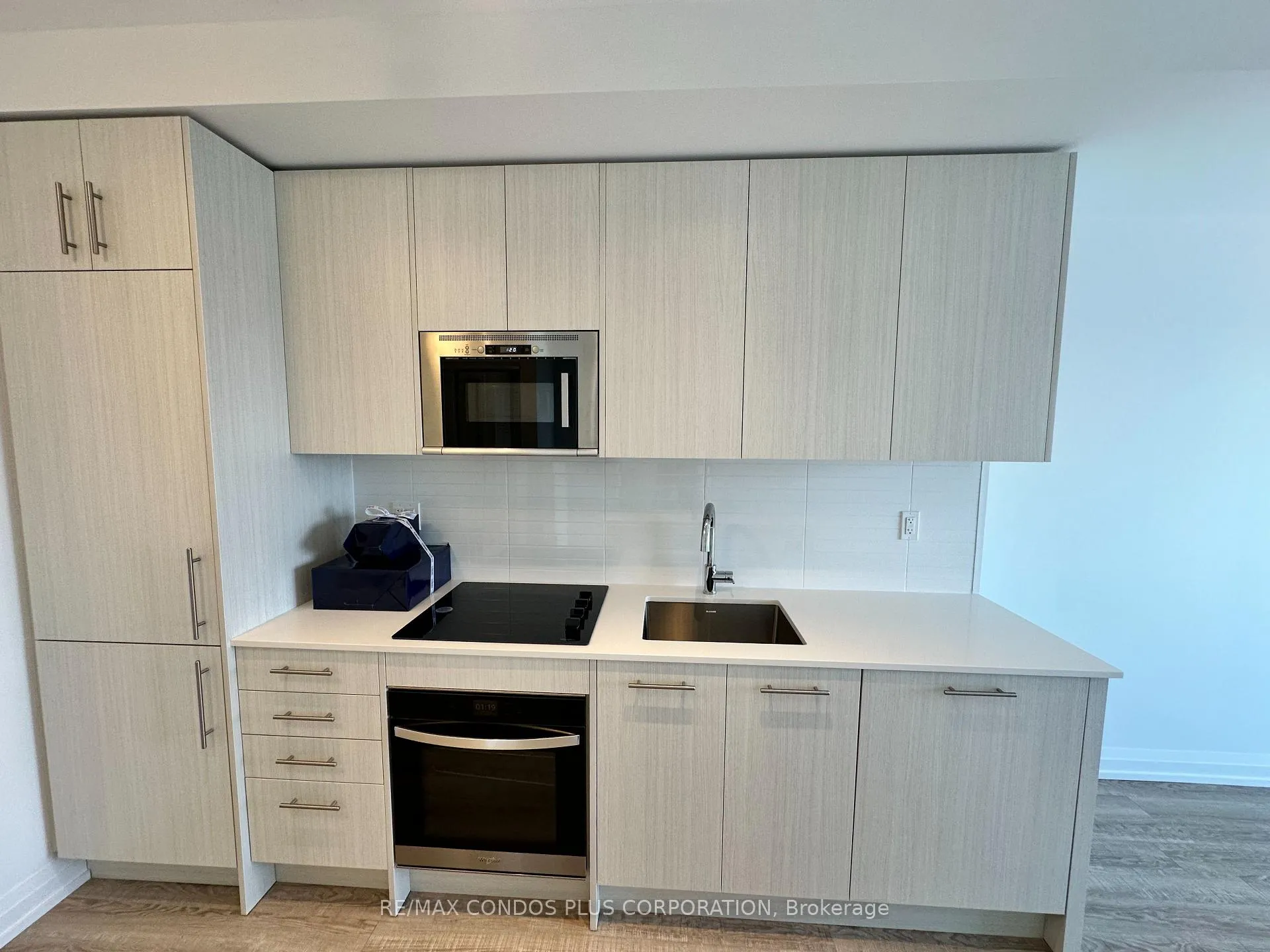 Photo 5 of Unit 2211, 286 Main Street, Toronto, East End-Danforth — HOMEH