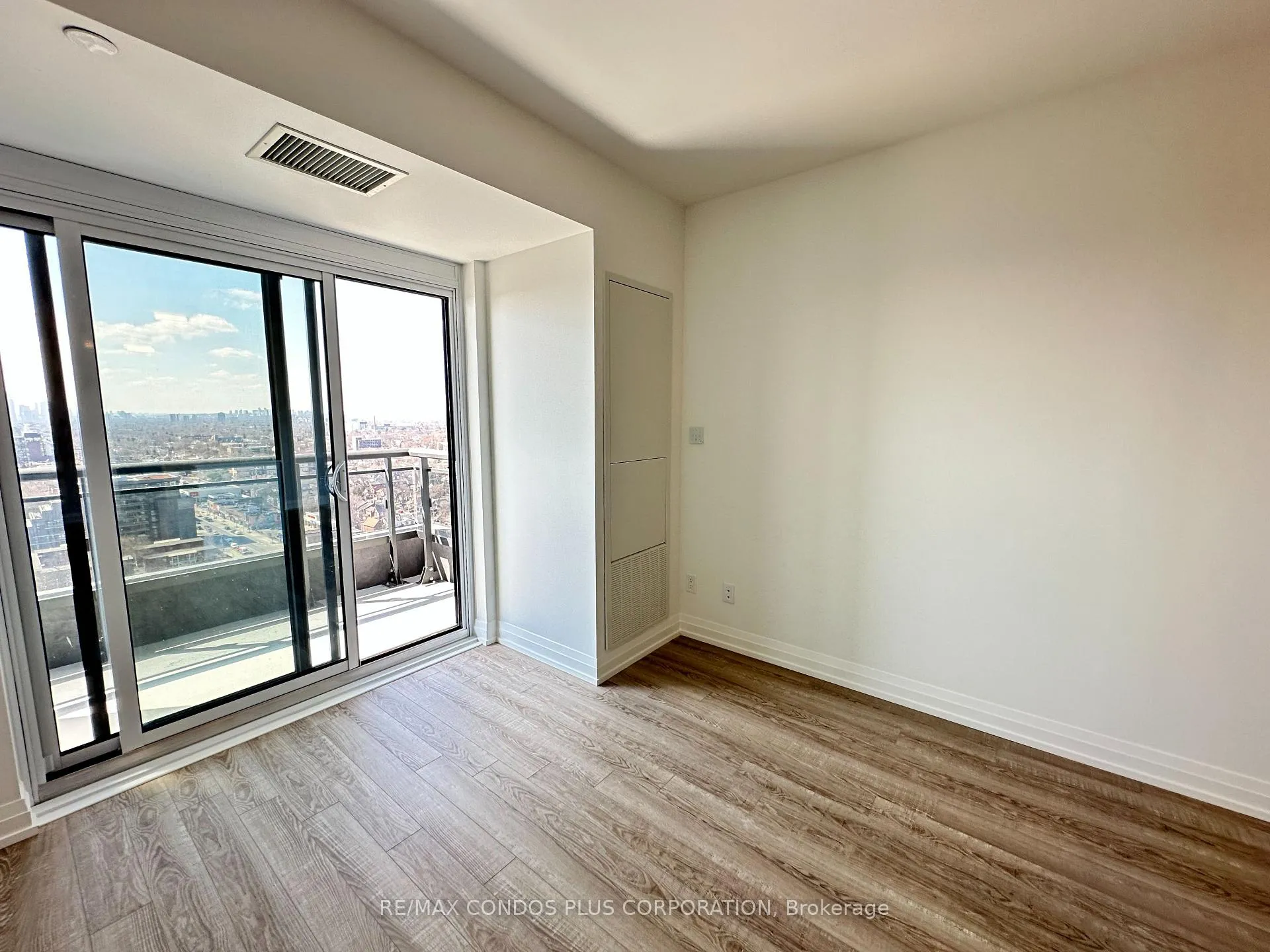 Photo 9 of Unit 2211, 286 Main Street, Toronto, East End-Danforth — HOMEH
