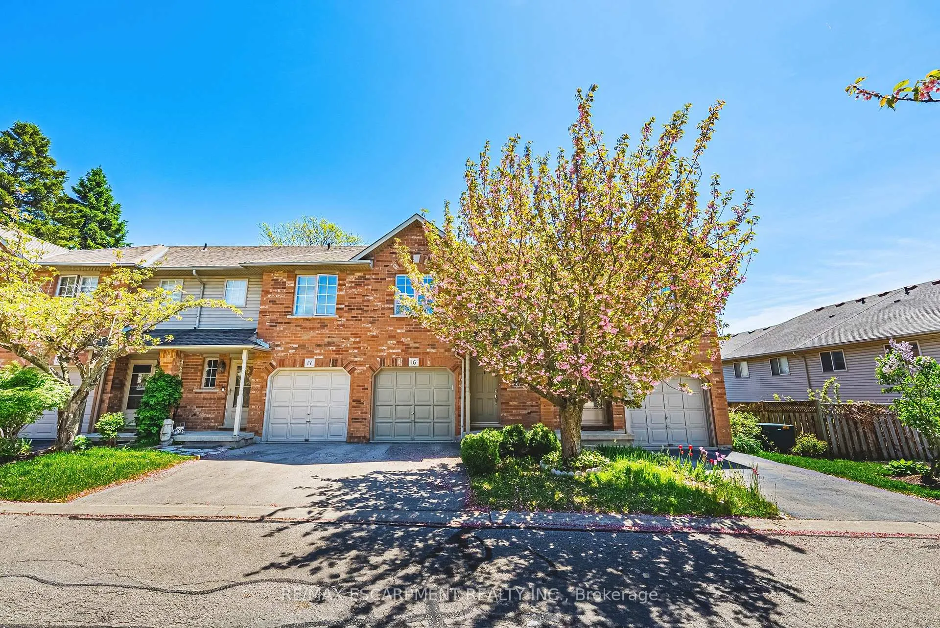 Photo 1 of Unit 16, 1000 Upper Paradise Road, Hamilton, Gurnett — HOMEH