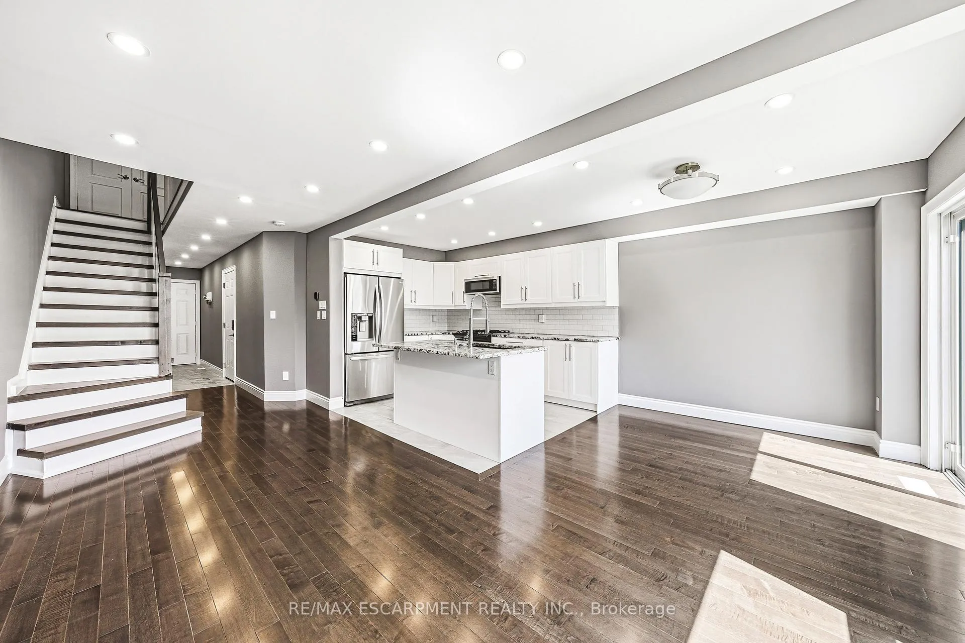 Photo 7 of Unit 16, 1000 Upper Paradise Road, Hamilton, Gurnett — HOMEH