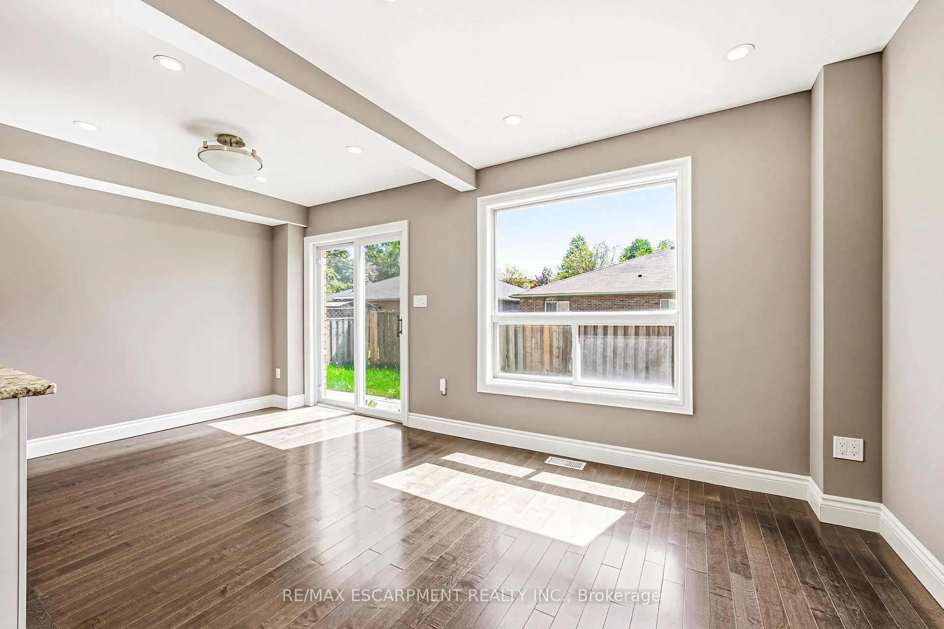 Photo 8 of Unit 16, 1000 Upper Paradise Road, Hamilton, Gurnett — HOMEH