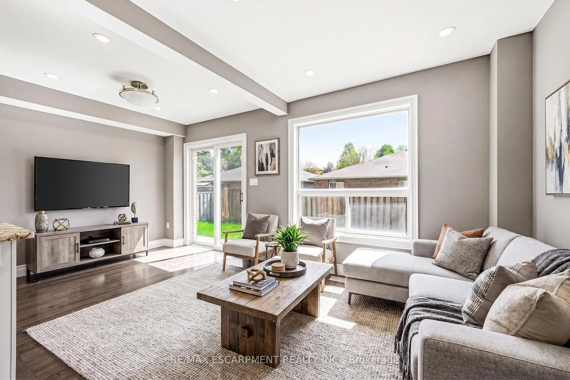 Photo 9 of Unit 16, 1000 Upper Paradise Road, Hamilton, Gurnett — HOMEH