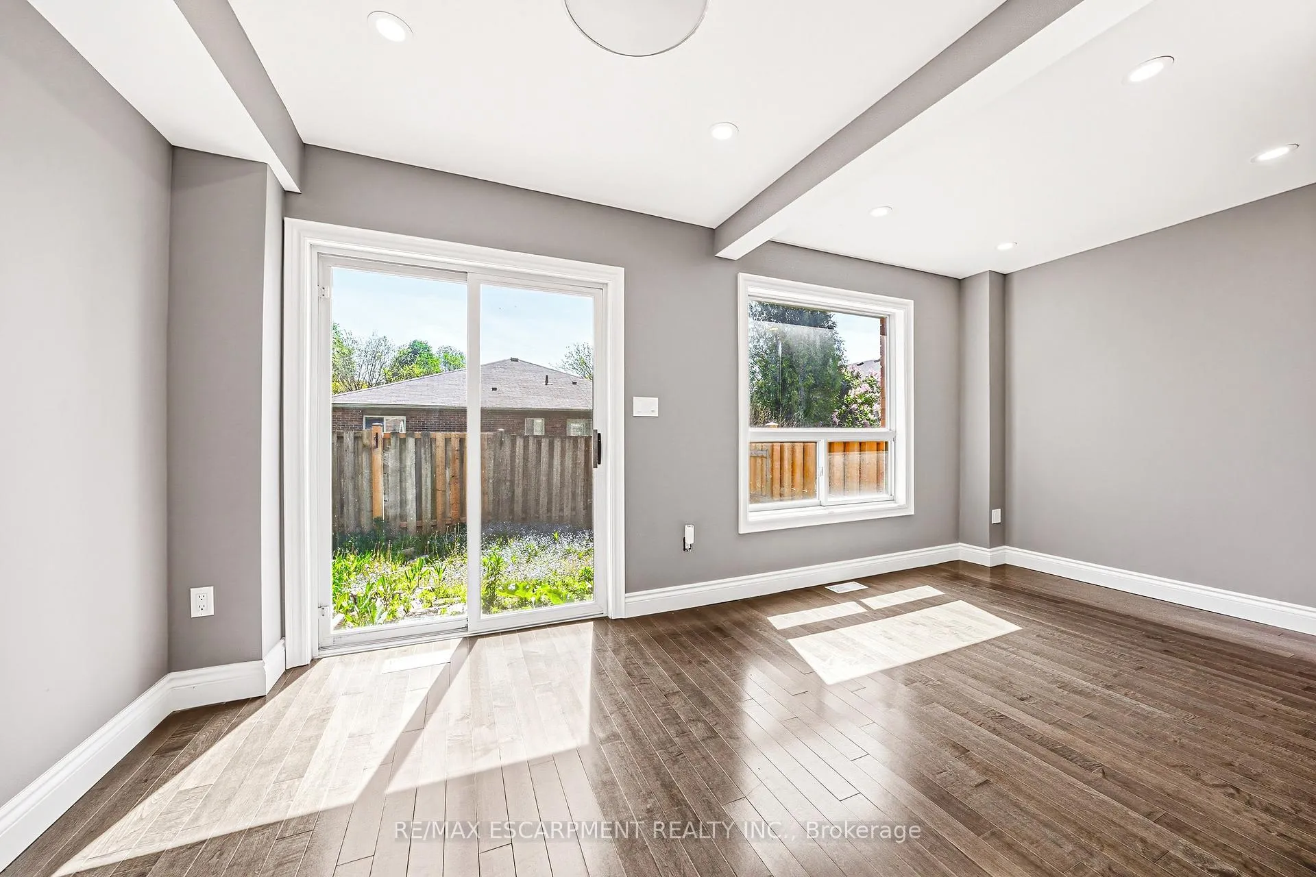 Photo 10 of Unit 16, 1000 Upper Paradise Road, Hamilton, Gurnett — HOMEH