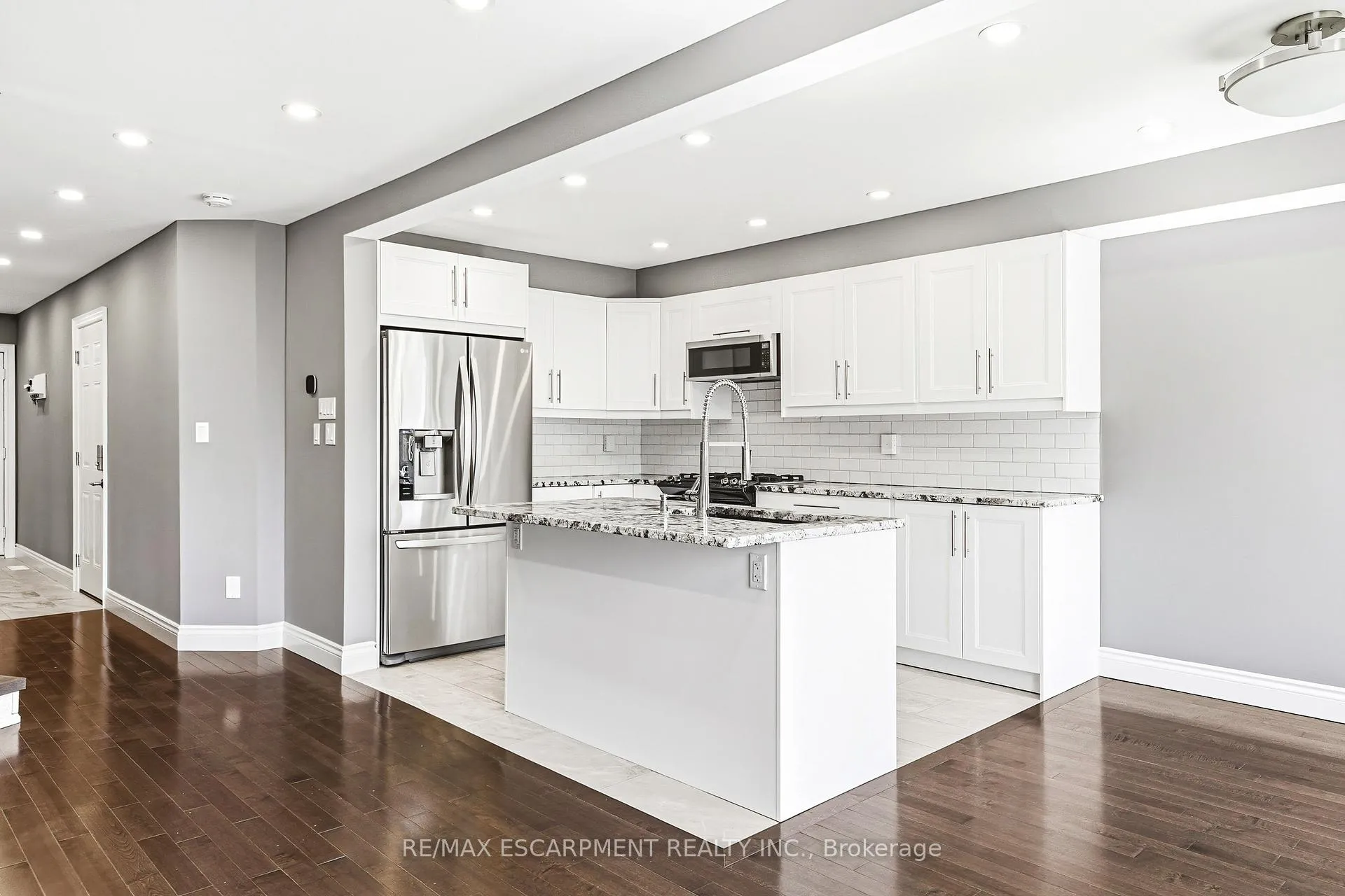 Photo 12 of Unit 16, 1000 Upper Paradise Road, Hamilton, Gurnett — HOMEH