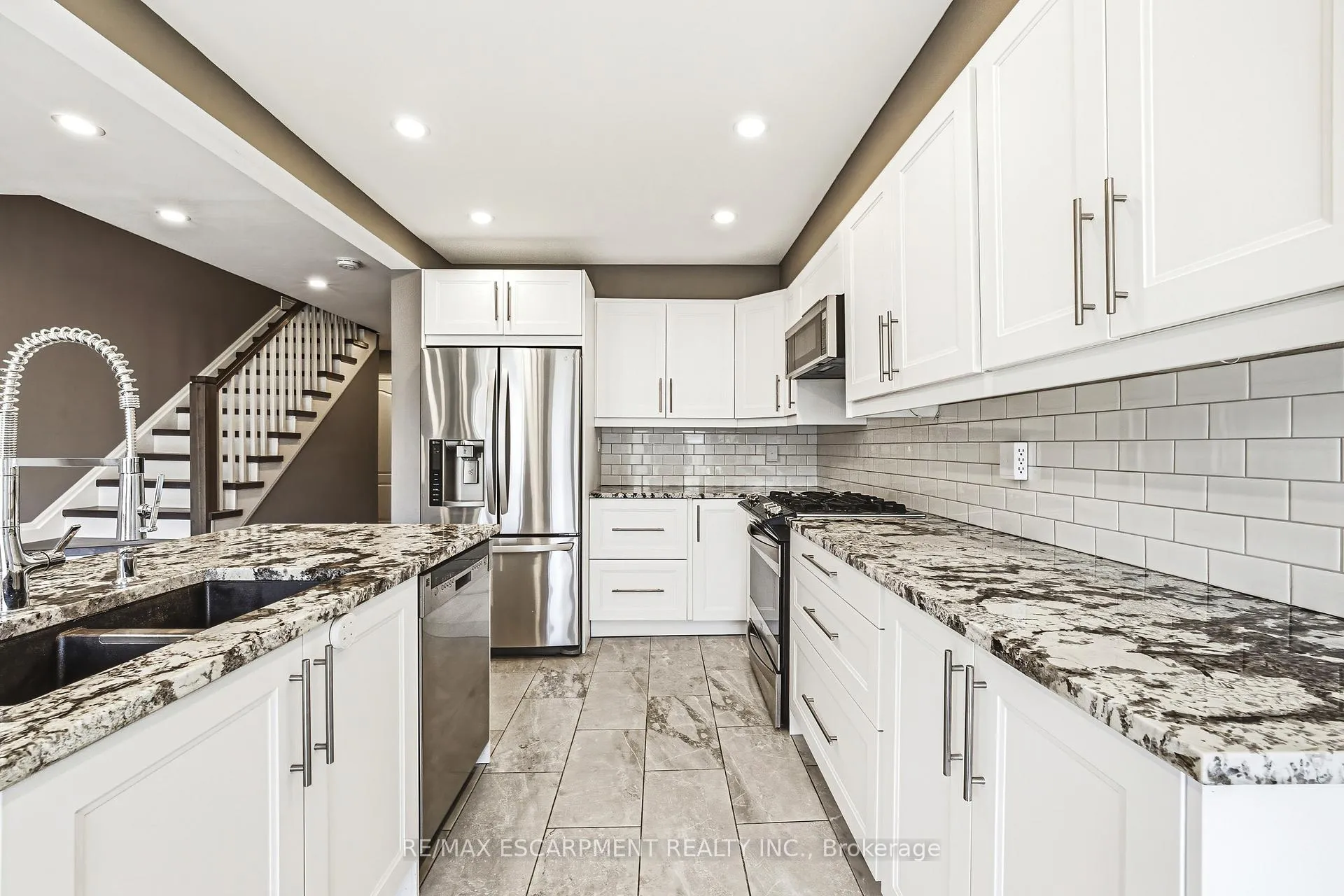 Photo 14 of Unit 16, 1000 Upper Paradise Road, Hamilton, Gurnett — HOMEH