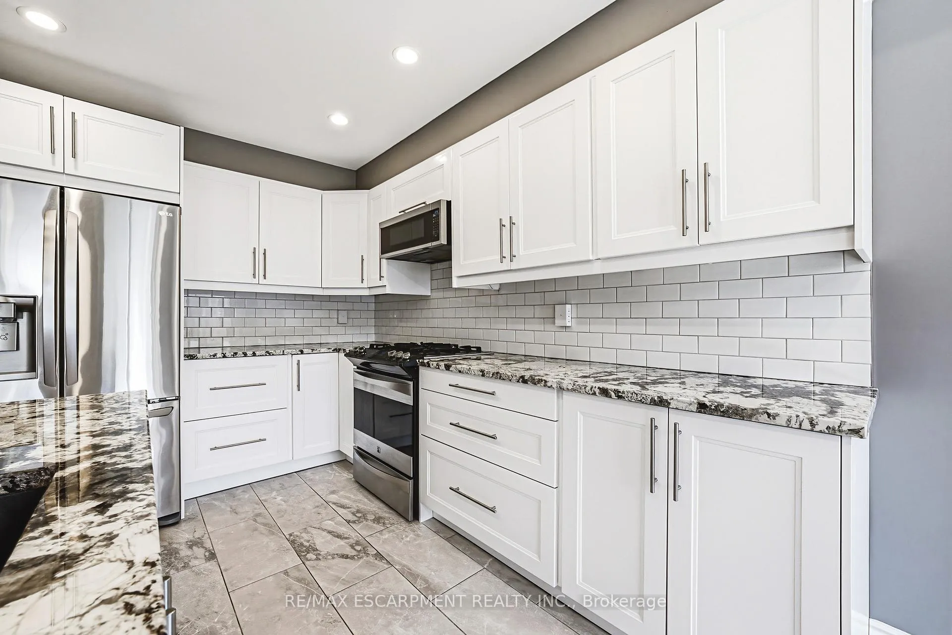 Photo 15 of Unit 16, 1000 Upper Paradise Road, Hamilton, Gurnett — HOMEH
