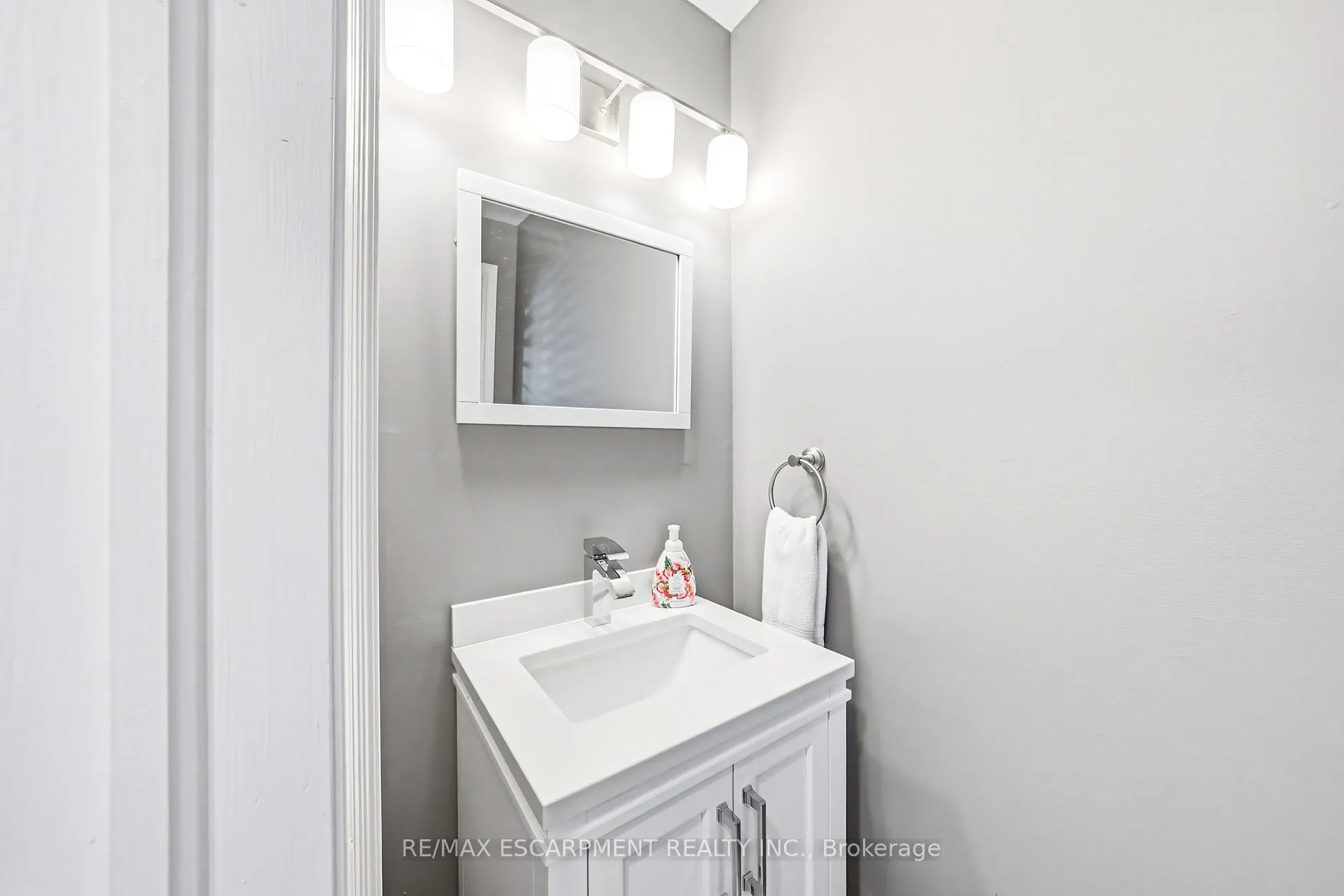 Photo 17 of Unit 16, 1000 Upper Paradise Road, Hamilton, Gurnett — HOMEH