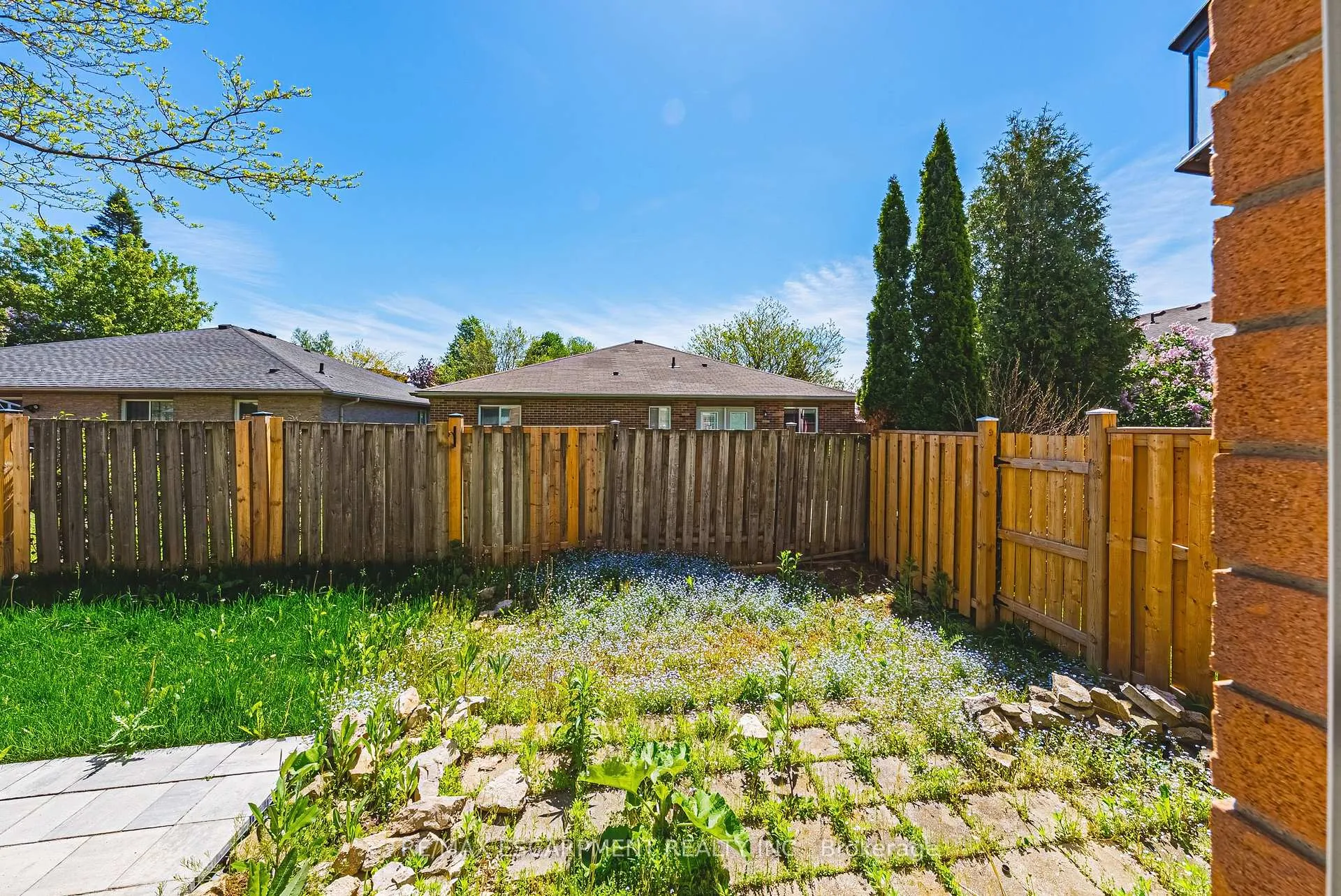 Photo 31 of Unit 16, 1000 Upper Paradise Road, Hamilton, Gurnett — HOMEH