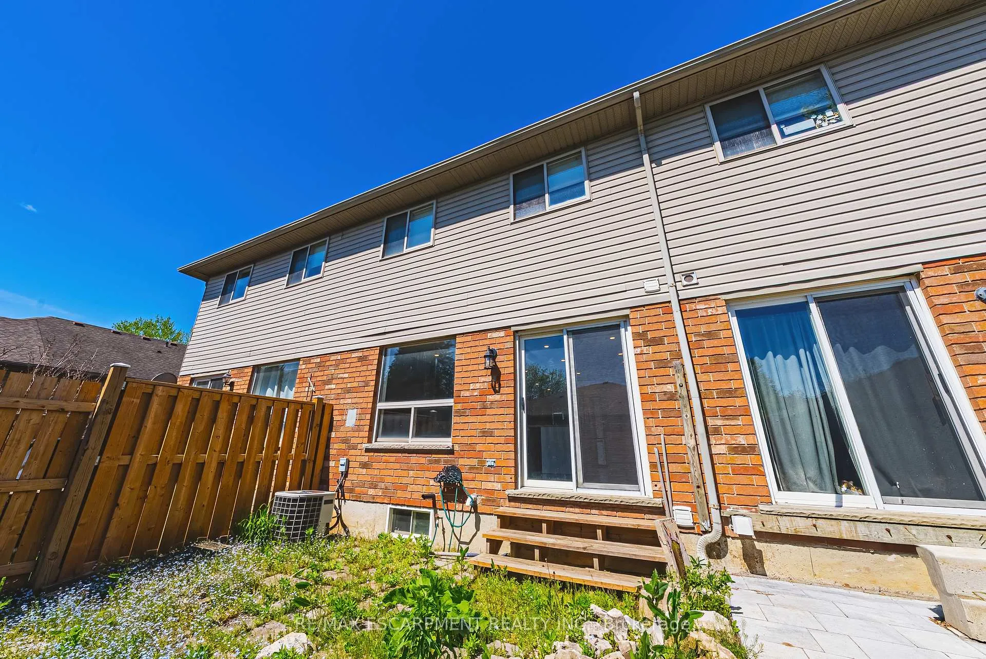Photo 32 of Unit 16, 1000 Upper Paradise Road, Hamilton, Gurnett — HOMEH