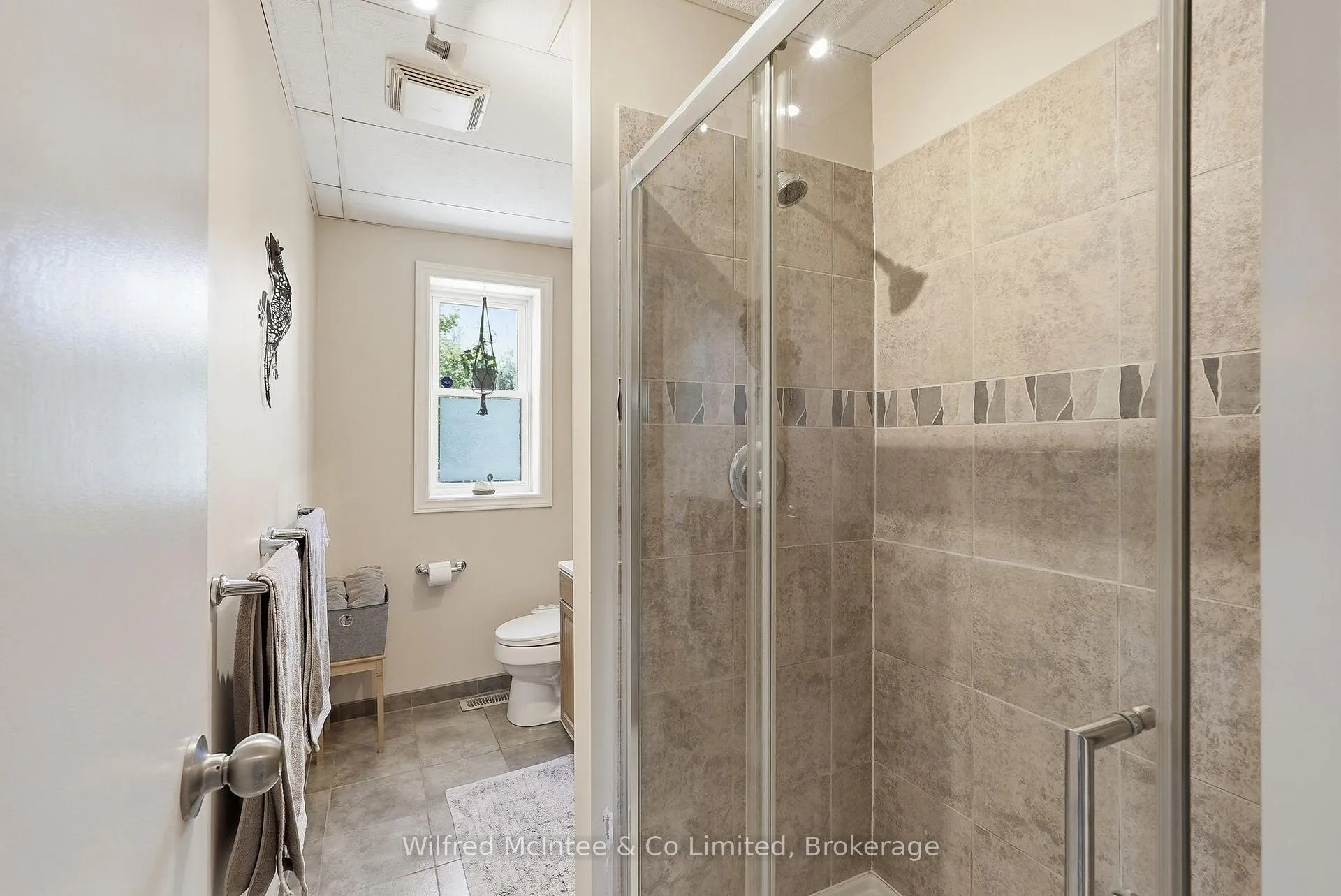 Photo 18 of 38 2nd Street SE, Arran-Elderslie — HOMEH