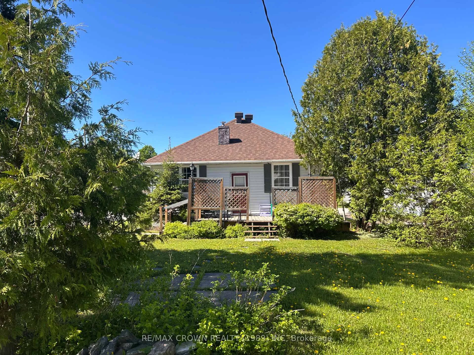 Photo 9 of 42 Egerton Street, Kapuskasing — HOMEH