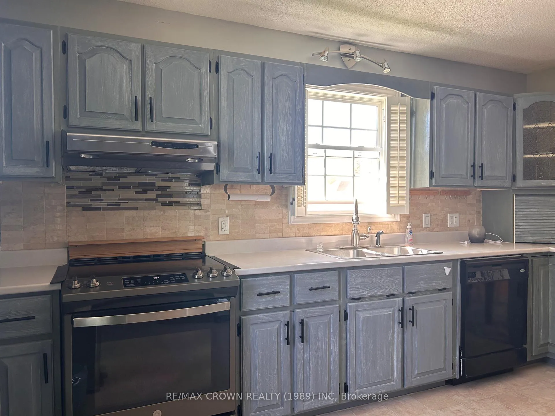 Photo 12 of 42 Egerton Street, Kapuskasing — HOMEH