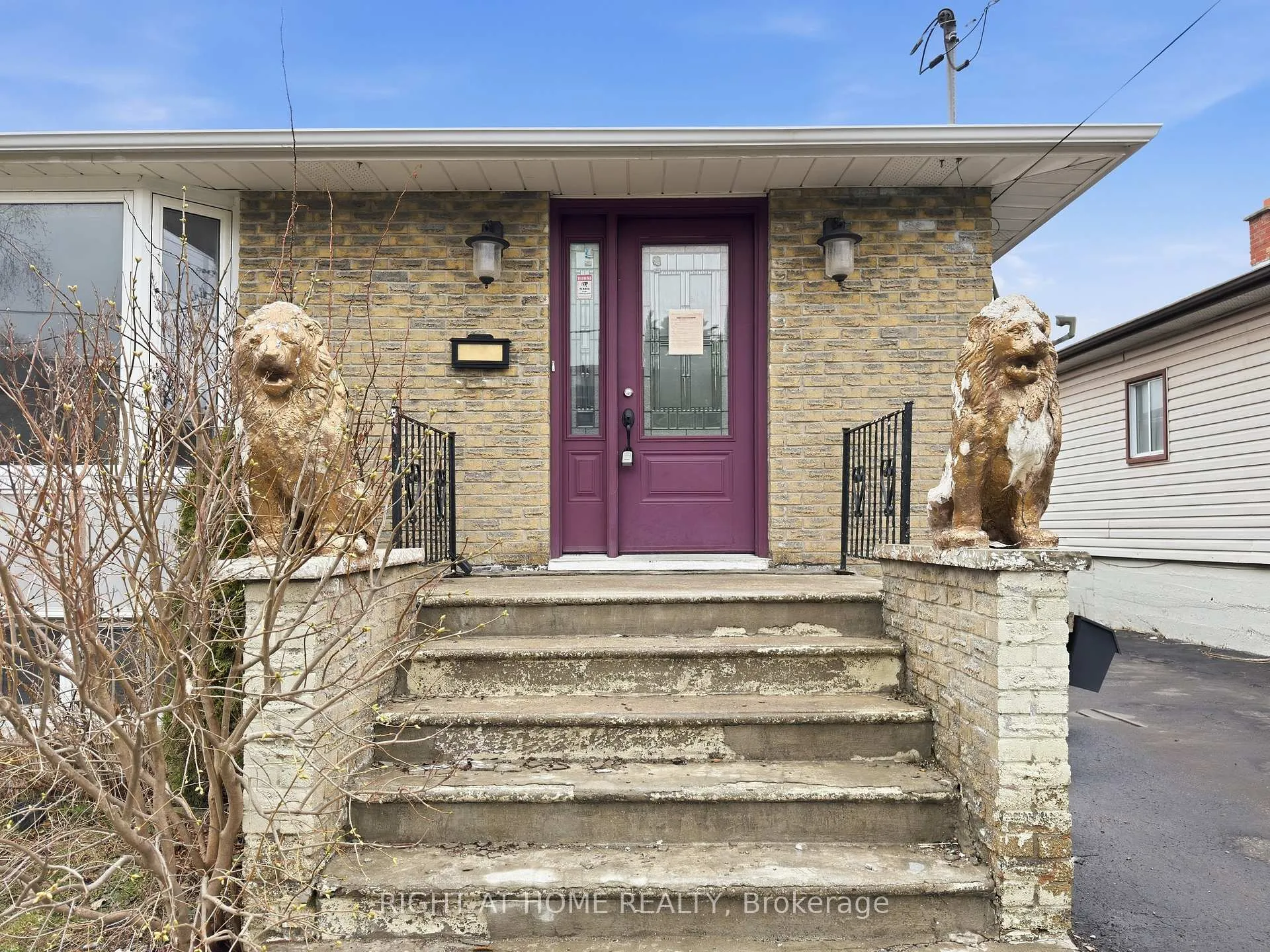 Photo 2 of 839 Glen Street, Oshawa, Lakeview — HOMEH