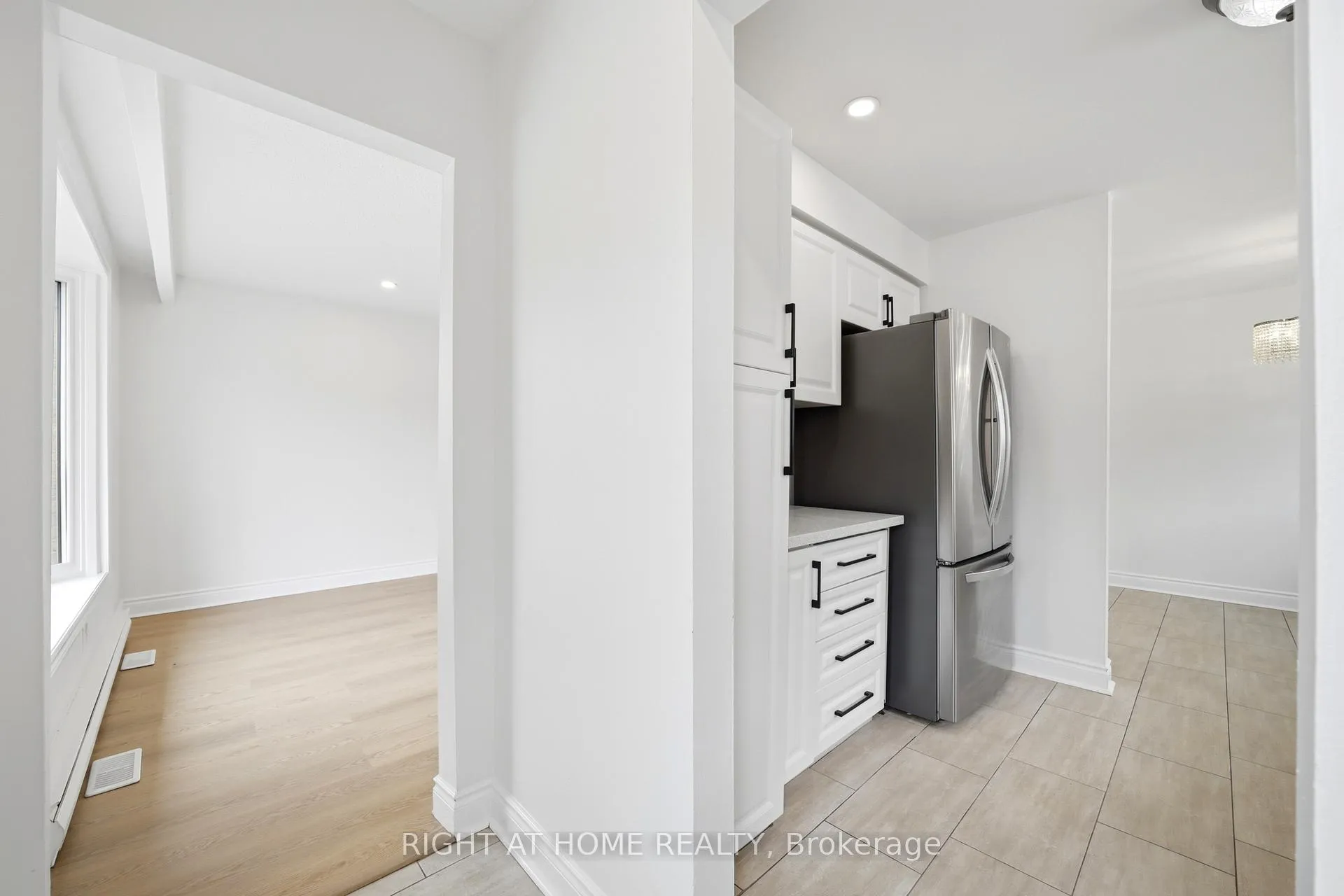 Photo 4 of 839 Glen Street, Oshawa, Lakeview — HOMEH