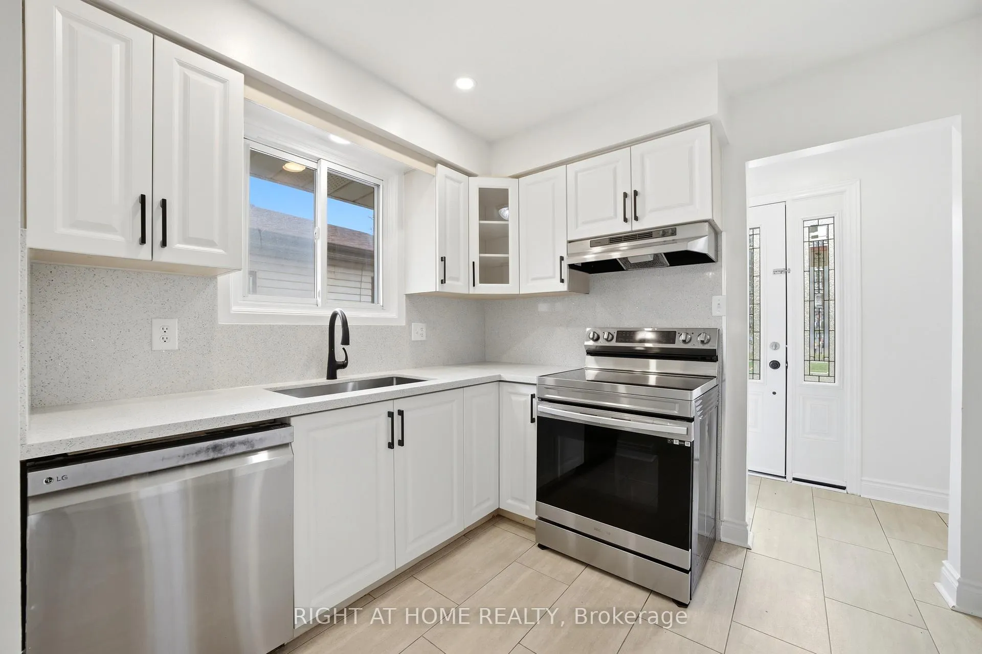 Photo 10 of 839 Glen Street, Oshawa, Lakeview — HOMEH