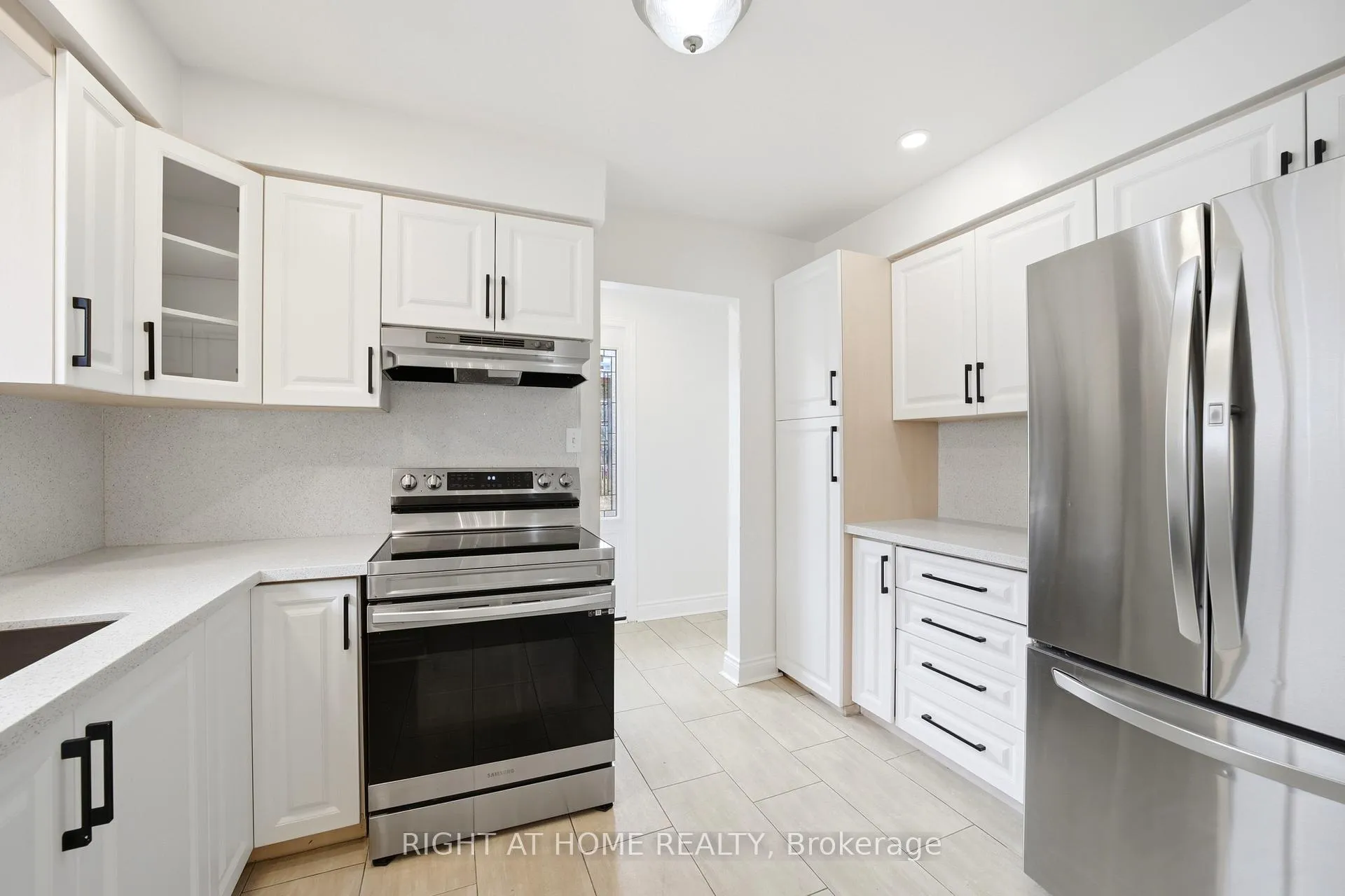 Photo 11 of 839 Glen Street, Oshawa, Lakeview — HOMEH