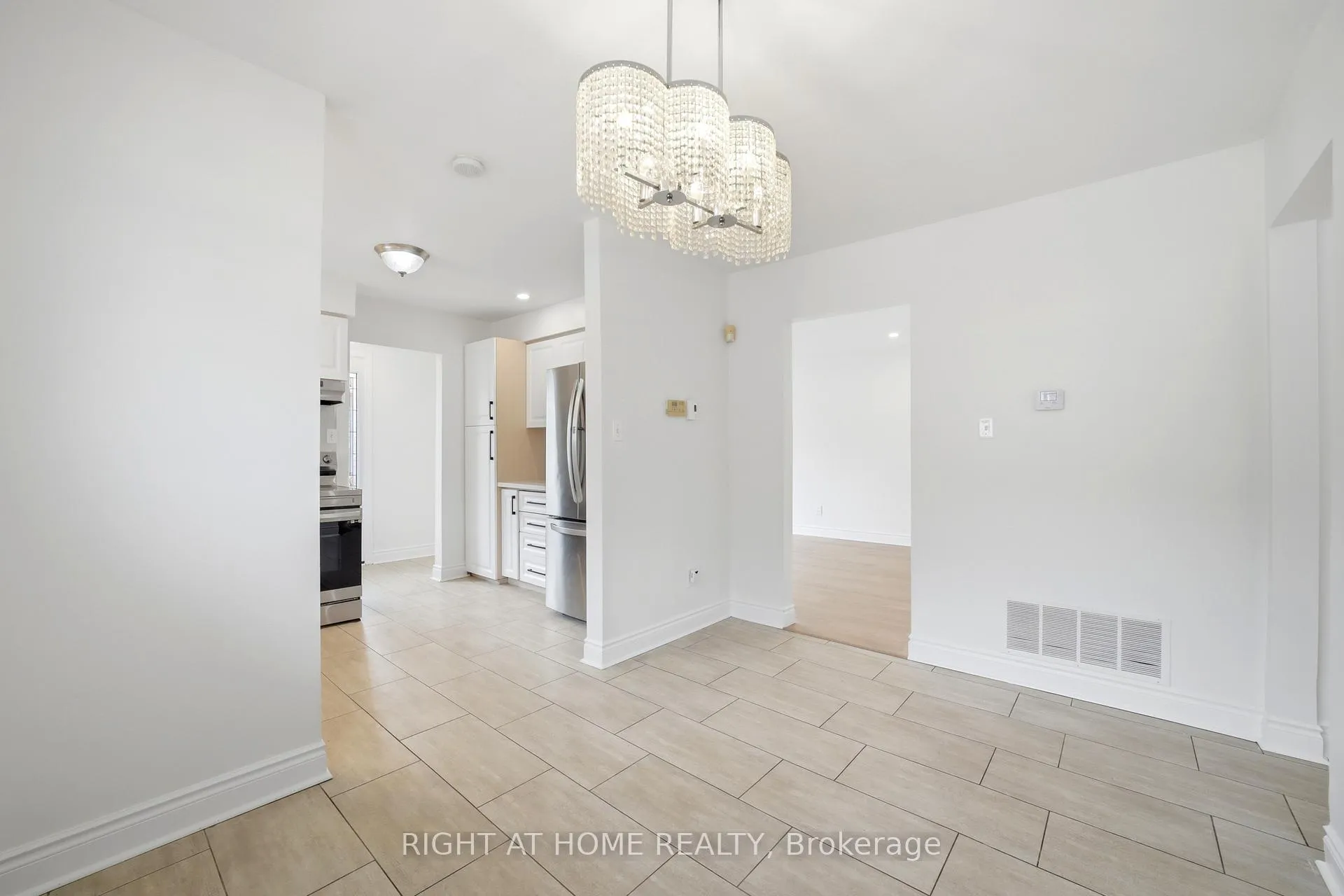 Photo 14 of 839 Glen Street, Oshawa, Lakeview — HOMEH